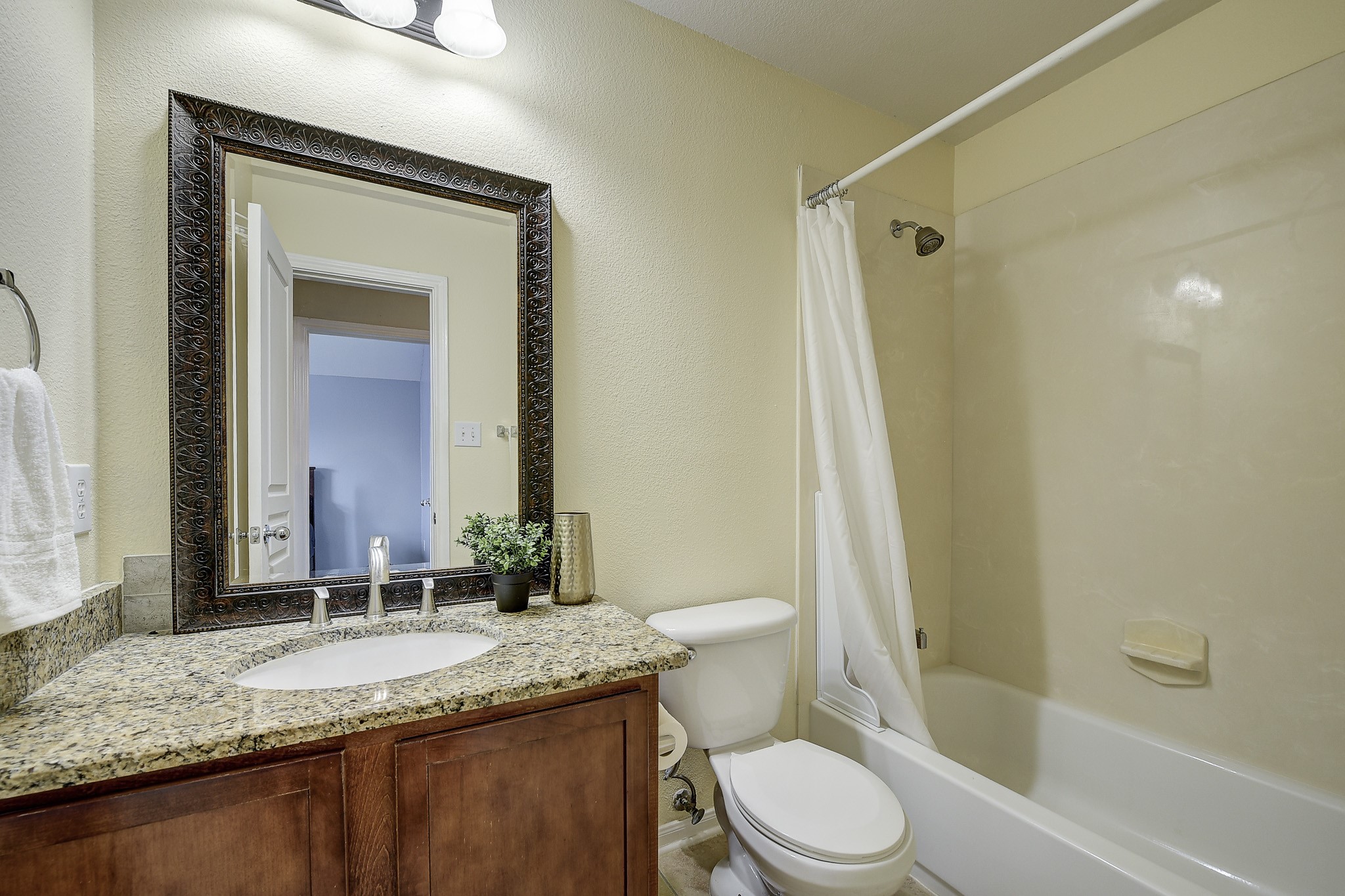 Little Elm, Texas, 75068, United States, 4 Bedrooms Bedrooms, ,4 BathroomsBathrooms,Residential,For Sale,1924720