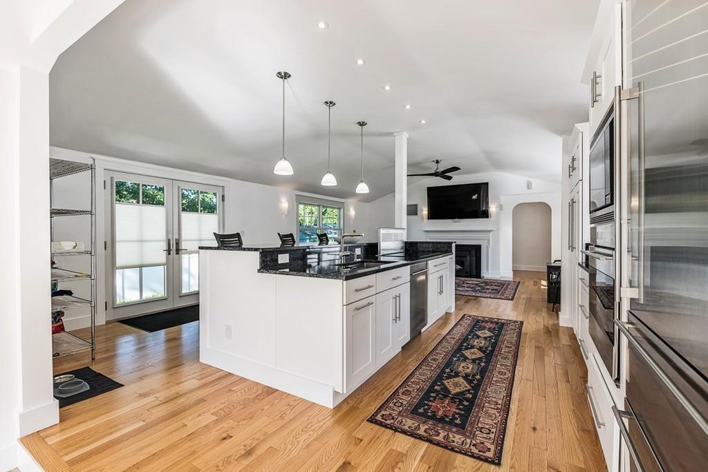 Hamilton, Massachusetts, 01982, United States, 2 Bedrooms Bedrooms, ,1 BathroomBathrooms,Residential,For Sale,1921936