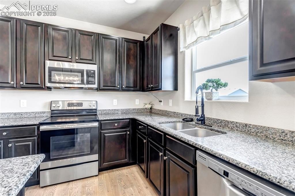 Colorado Springs, Colorado, 80925, United States, 5 Bedrooms Bedrooms, ,4 BathroomsBathrooms,Residential,For Sale,1890411