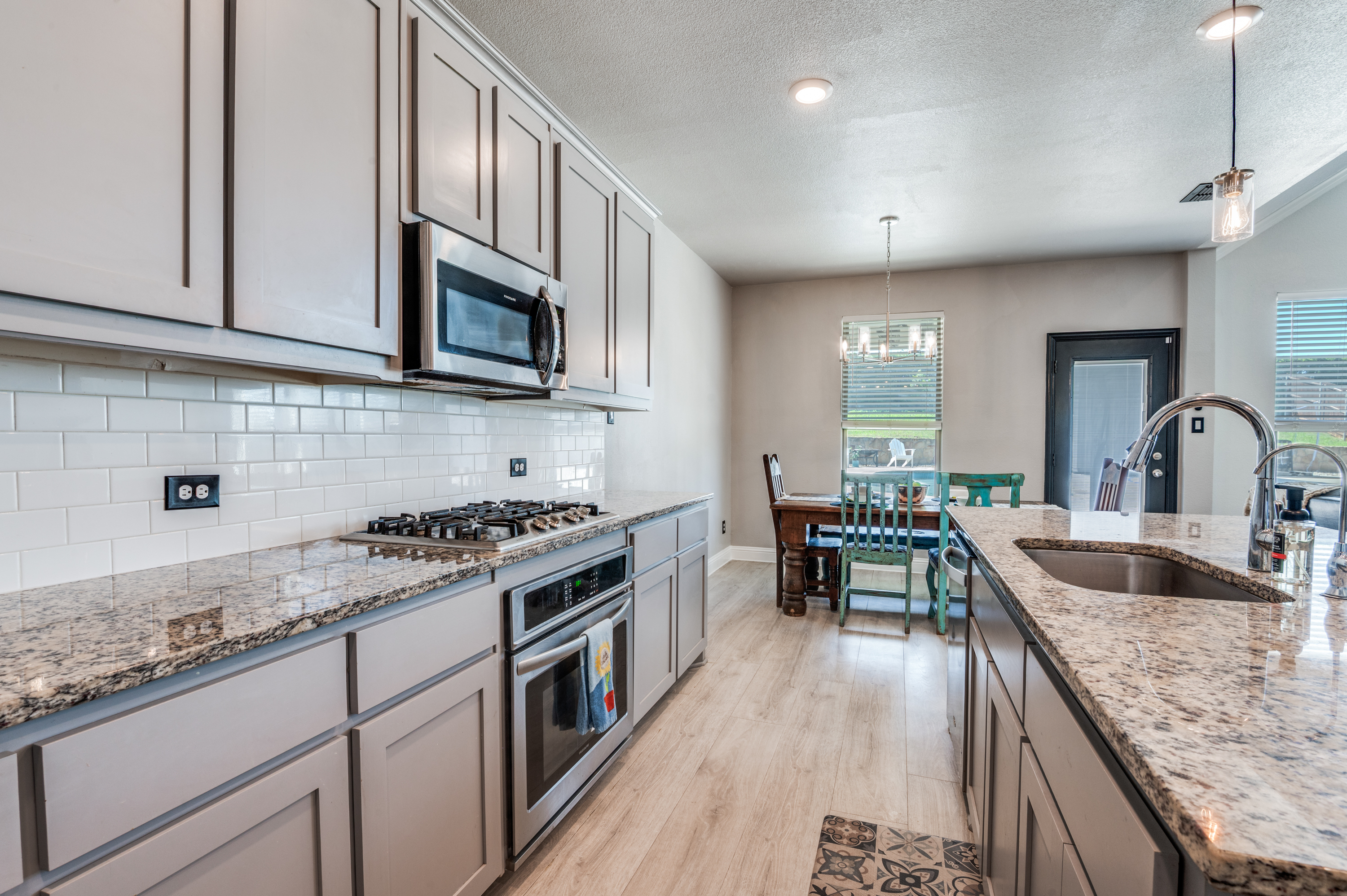  Burleson Beauty with Backyard Fun - 物件實景