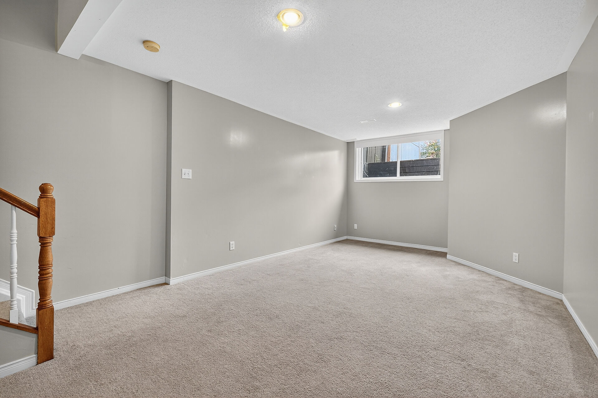 Ottawa, Ontario, K2W1E1, CA, 3 Bedrooms Bedrooms, ,3 BathroomsBathrooms,Residential,For Sale,1995671