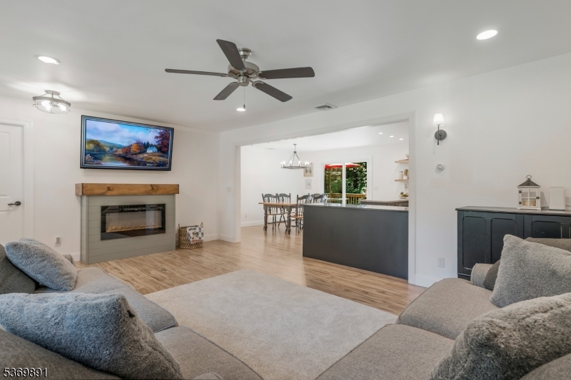 Bethlehem Twp., New Jersey, 08802, United States, 3 Bedrooms Bedrooms, ,2 BathroomsBathrooms,Residential,For Sale,1949584