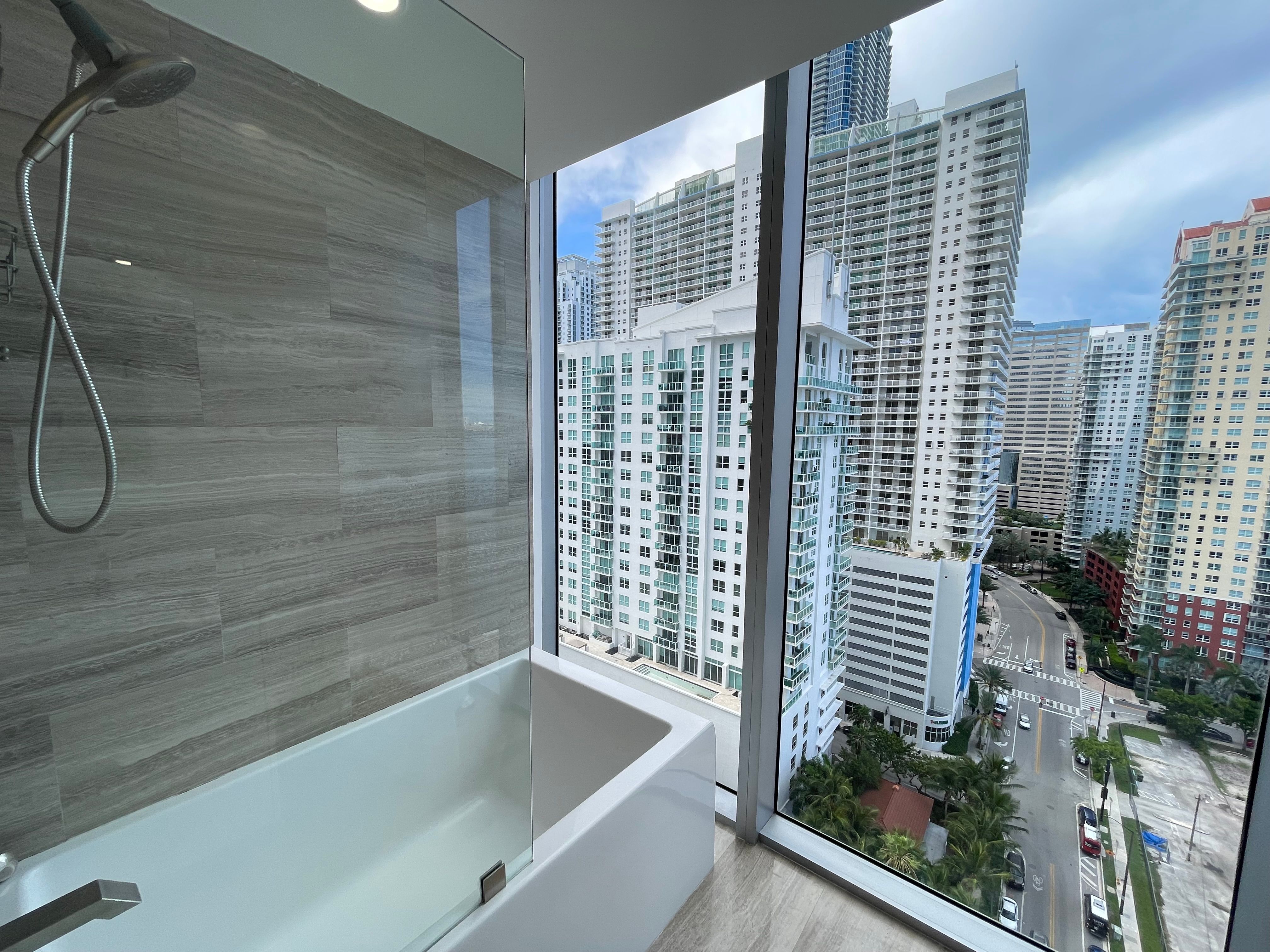  1300 Brickell Bay Dr, Miami, FL, 33131 - 物件實景
