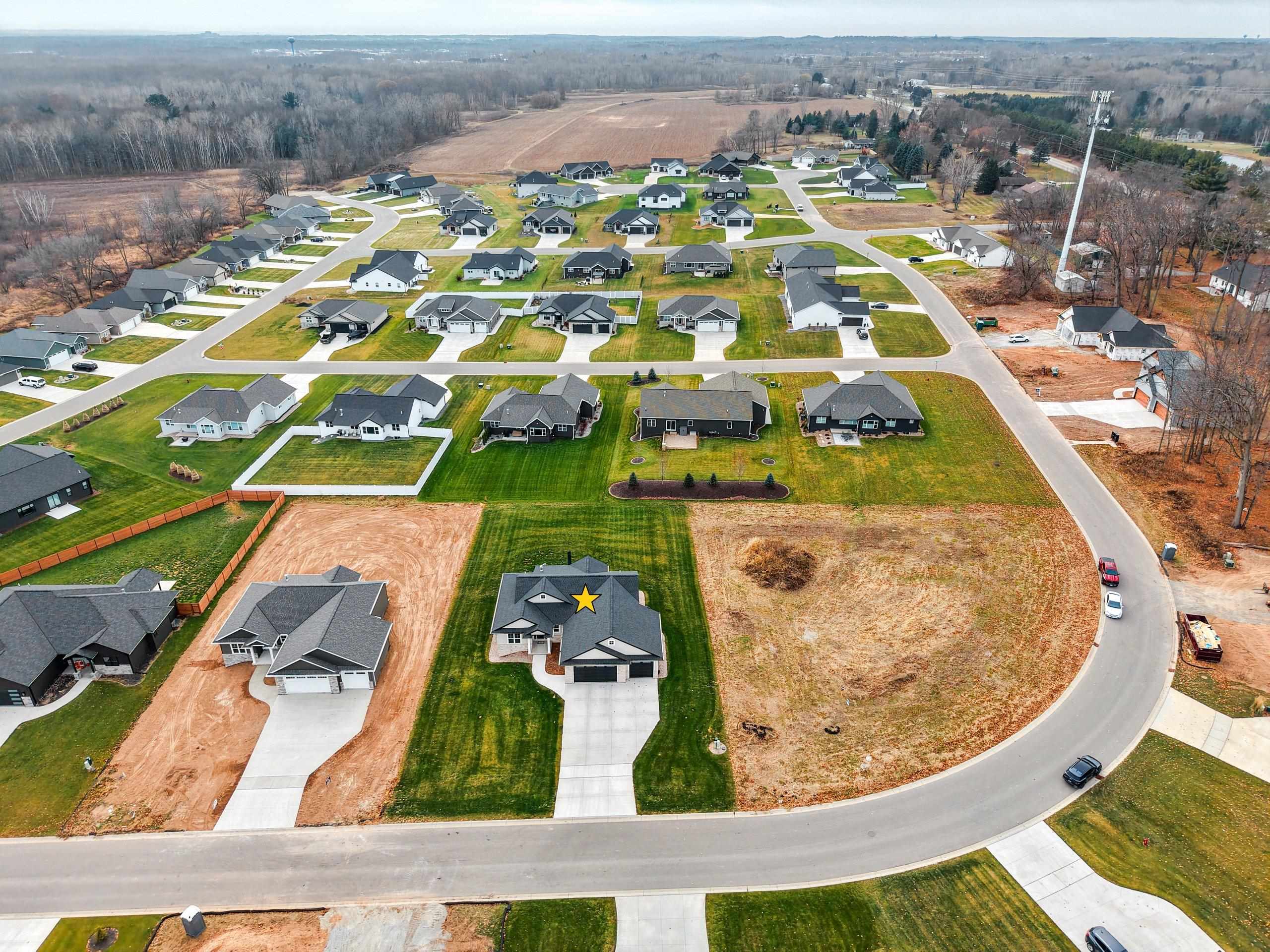 SUAMICO, Wisconsin, 54313, United States, 5 Bedrooms Bedrooms, ,4 BathroomsBathrooms,Residential,For Sale,2000952