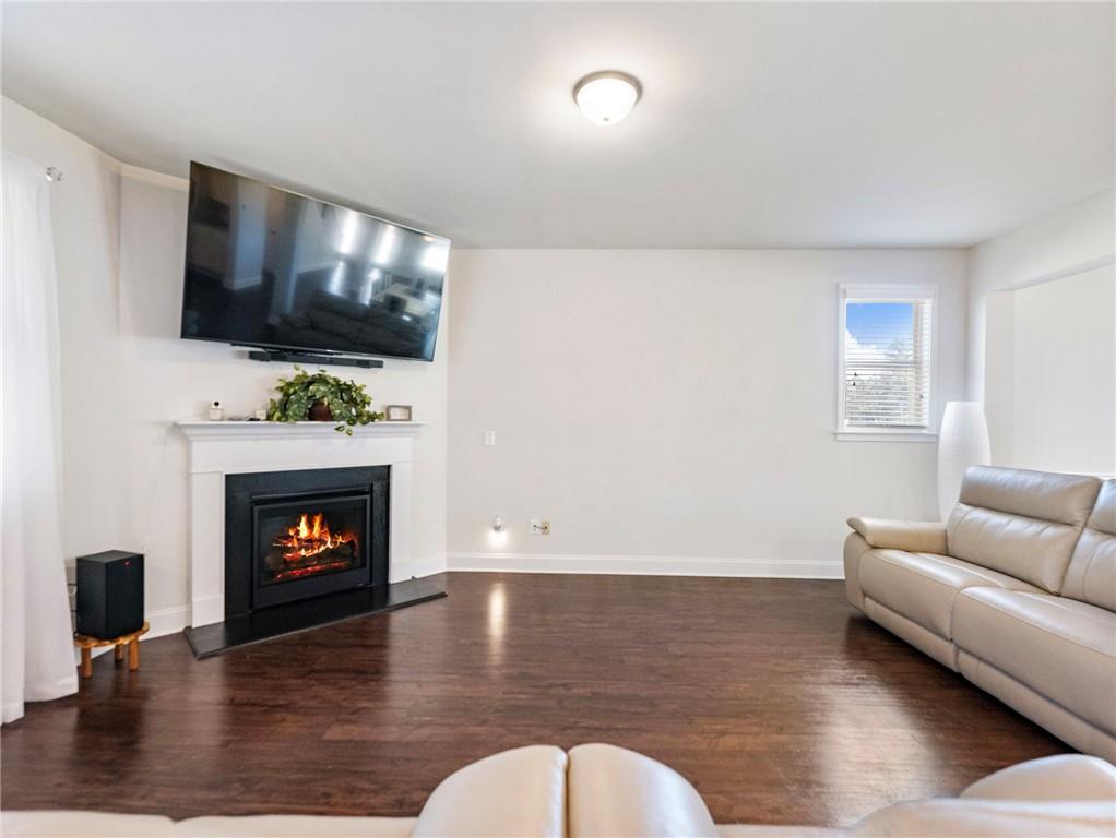 Cumming, Georgia, 30028, United States, 5 Bedrooms Bedrooms, ,4 BathroomsBathrooms,Residential,For Sale,2010449