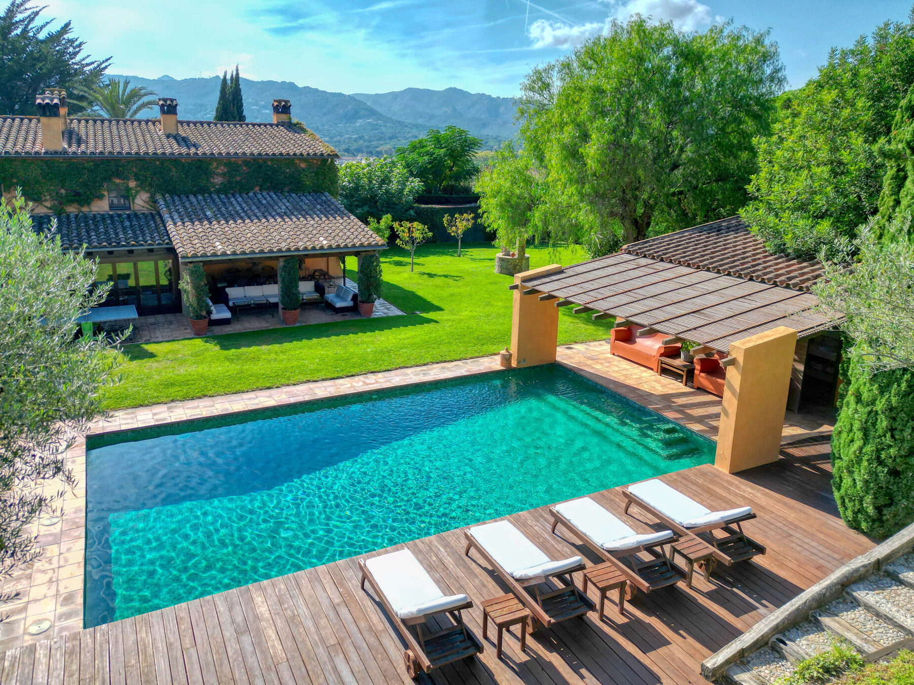  16th century farmhouse restored with charm in Santa Cristina d