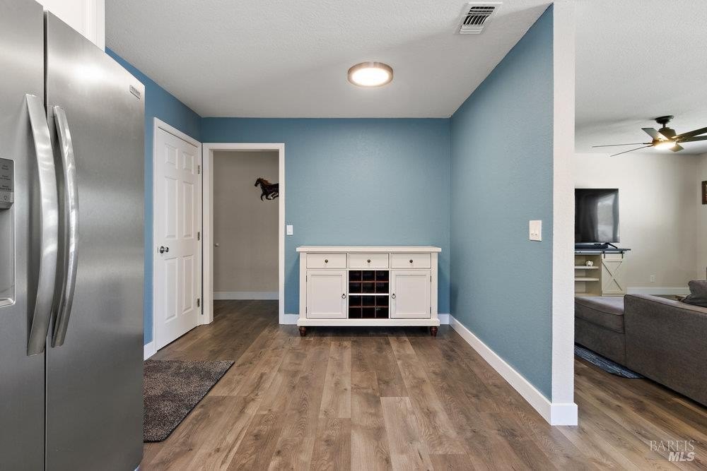 Vacaville, California, 95687, United States, 3 Bedrooms Bedrooms, ,2 BathroomsBathrooms,Residential,For Sale,1940351