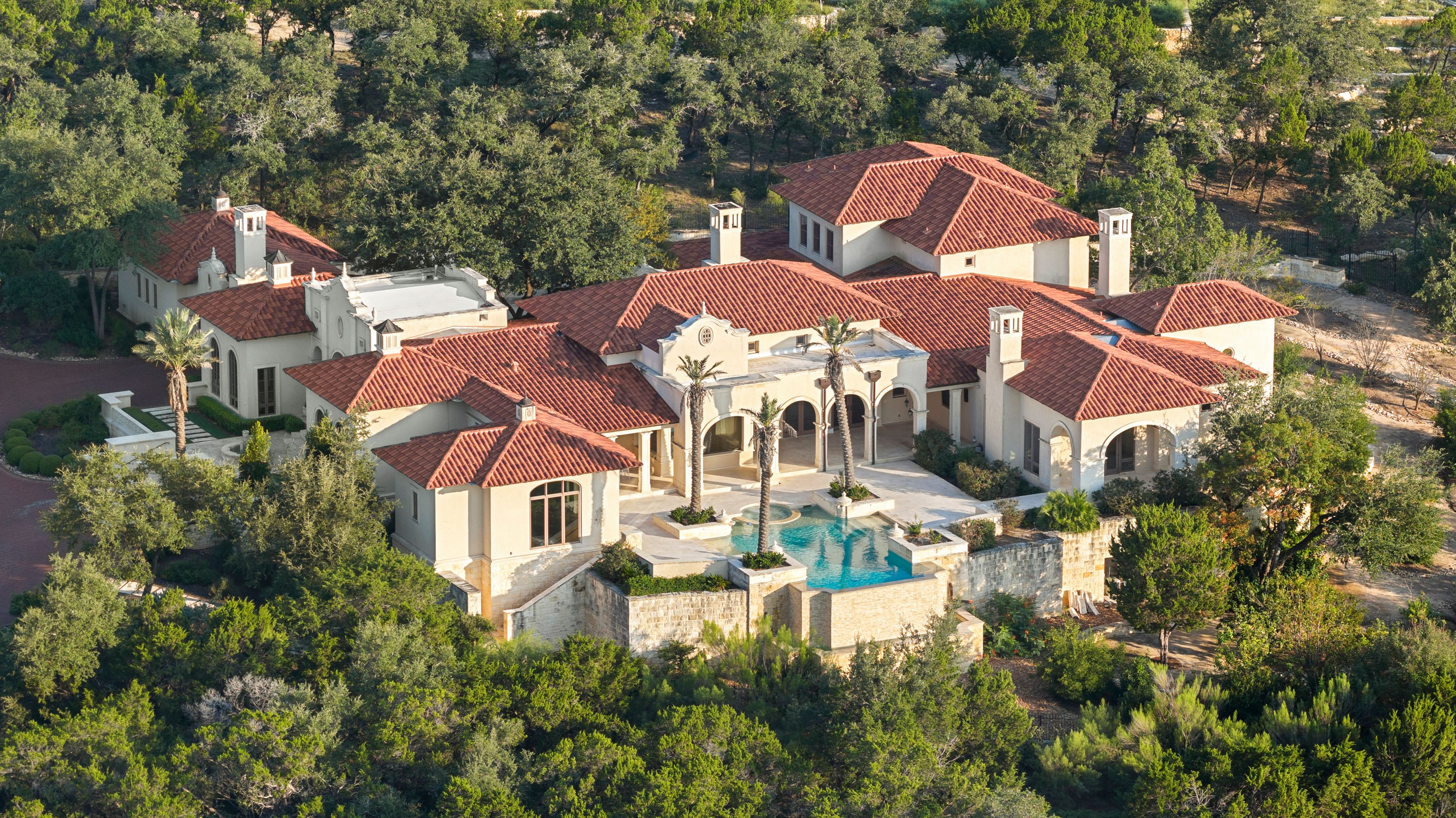  Mediterranean Style Estate in The Dominion - 物件實景