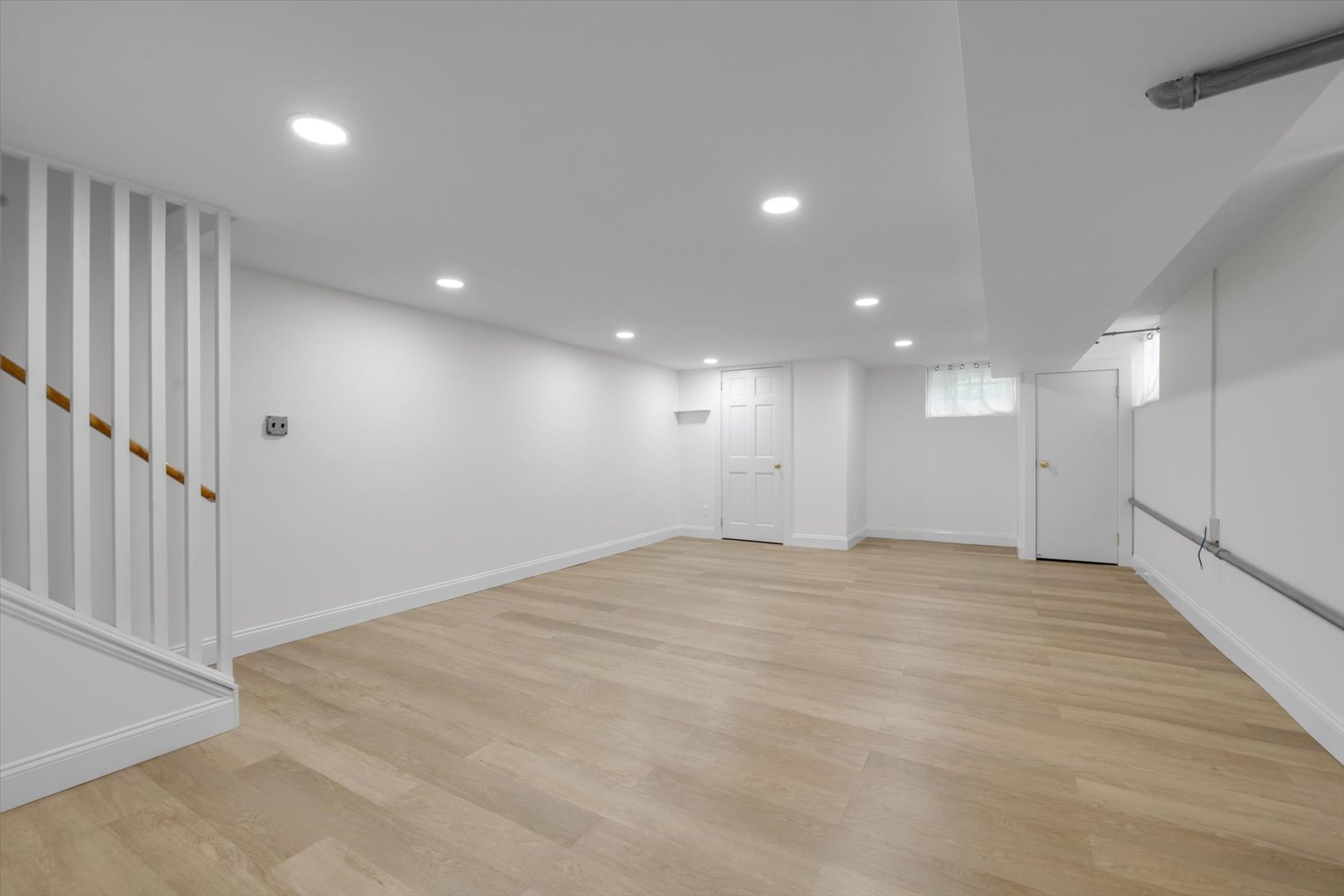  ?REMARKABLY RENOVATED SEMI DETACHED HOME IN FOREST HILLS HILLS? - 物件實景