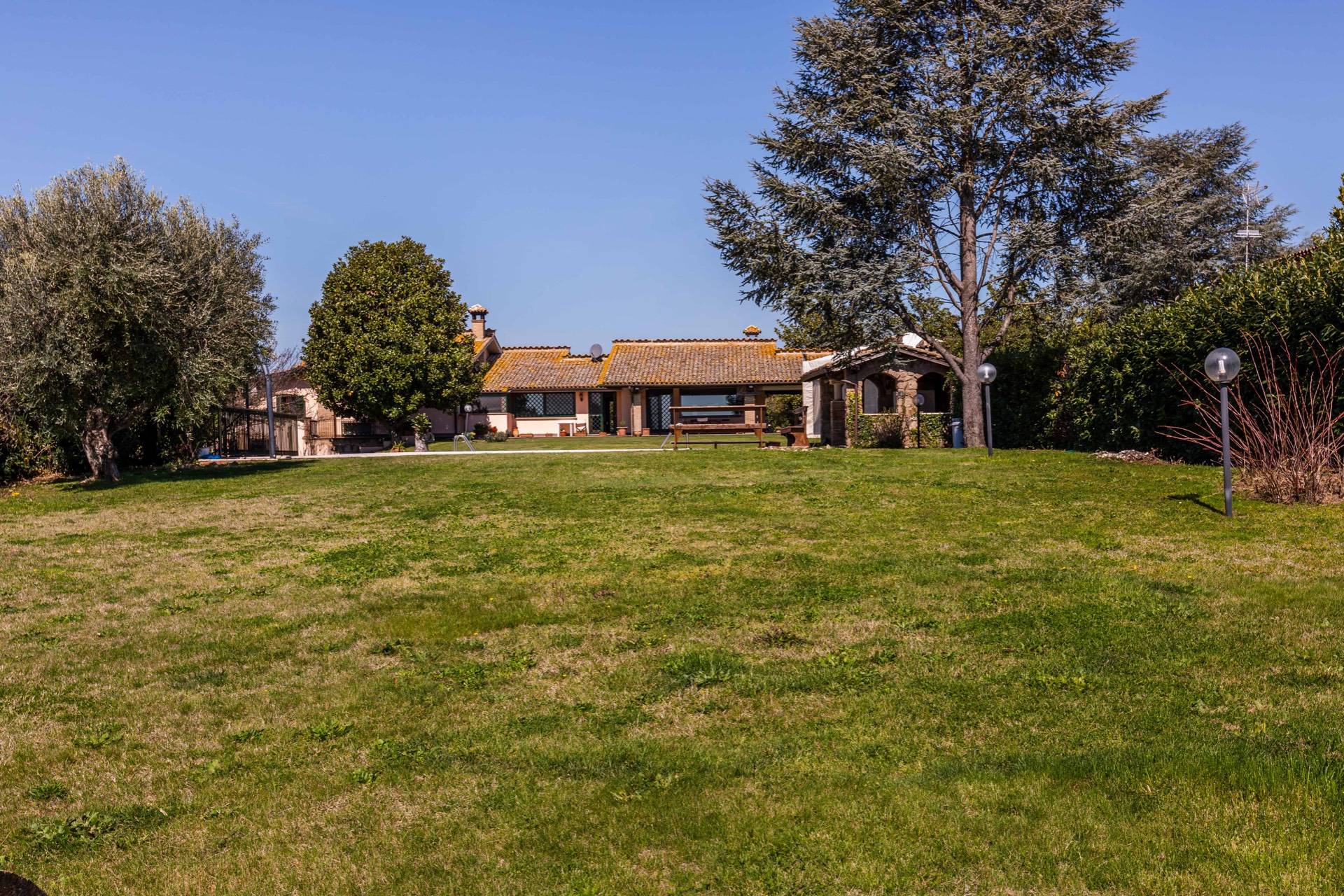 Sacrofano, Roma, 00060, IT, 6 Bedrooms Bedrooms, ,5 BathroomsBathrooms,Residential,For Sale,1850375