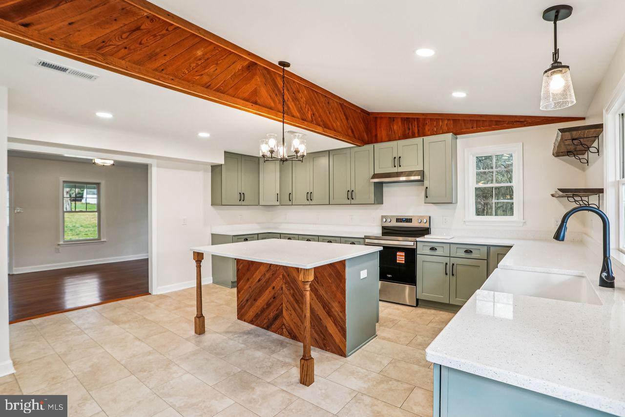 Knoxville, Maryland, 21758, United States, 4 Bedrooms Bedrooms, ,2 BathroomsBathrooms,Residential,For Sale,1997505