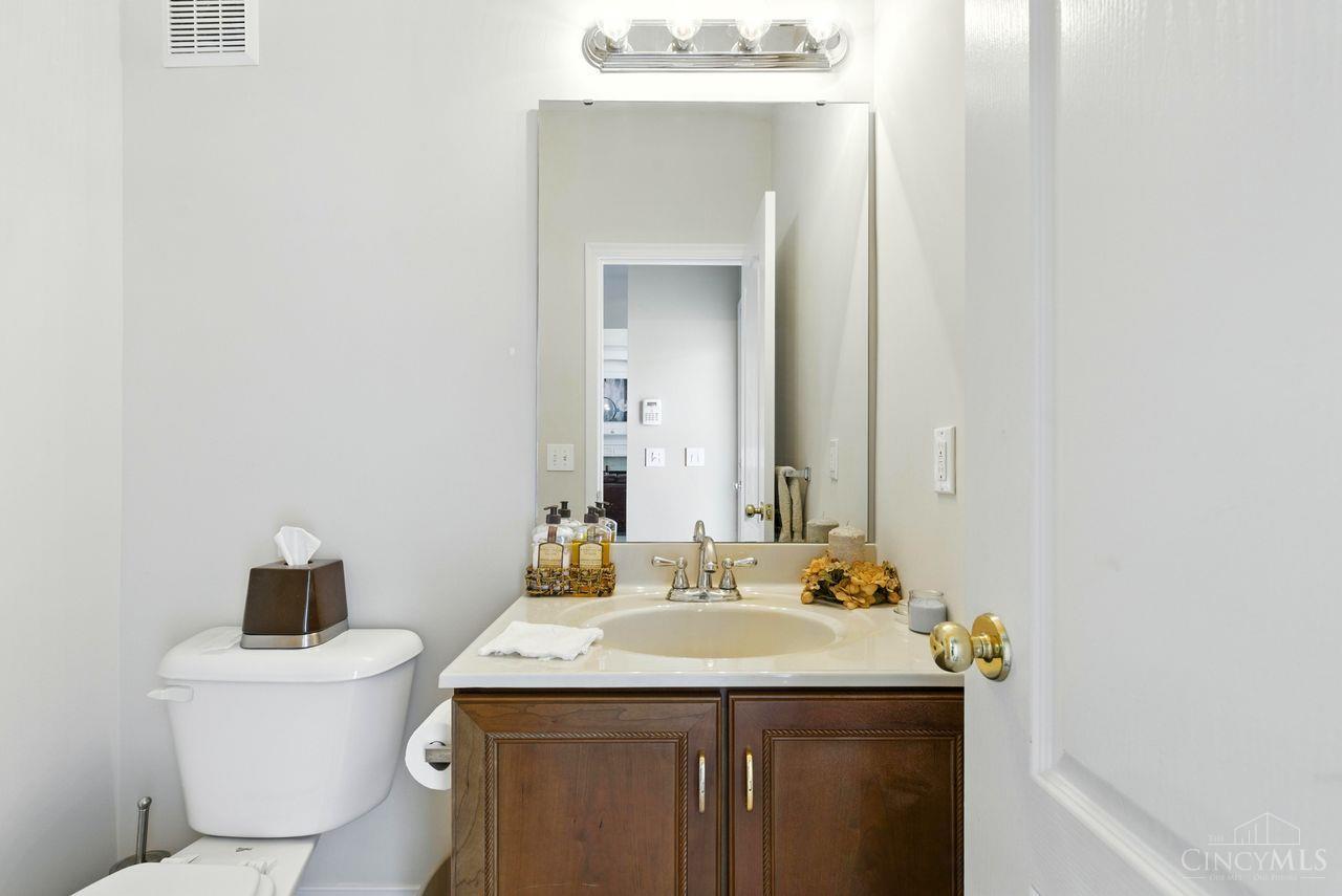 Fairfield Twp, Ohio, 45011, United States, 4 Bedrooms Bedrooms, ,4 BathroomsBathrooms,Residential,For Sale,1949510