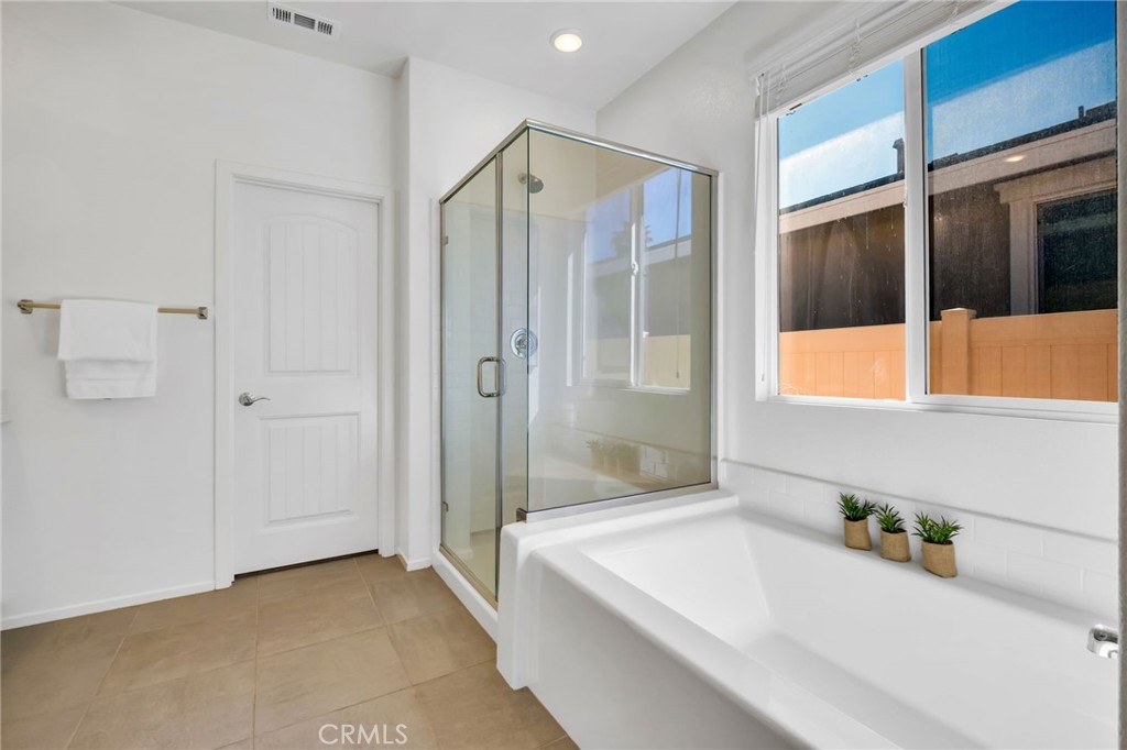 Moreno Valley, California, 92553, United States, 3 Bedrooms Bedrooms, ,2 BathroomsBathrooms,Residential,For Sale,2042349