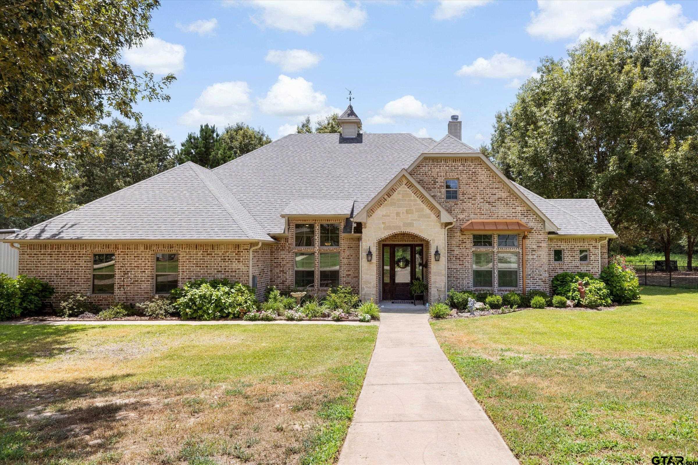 Lindale, Texas, 75771, United States, 4 Bedrooms Bedrooms, ,4 BathroomsBathrooms,Residential,For Sale,1903307