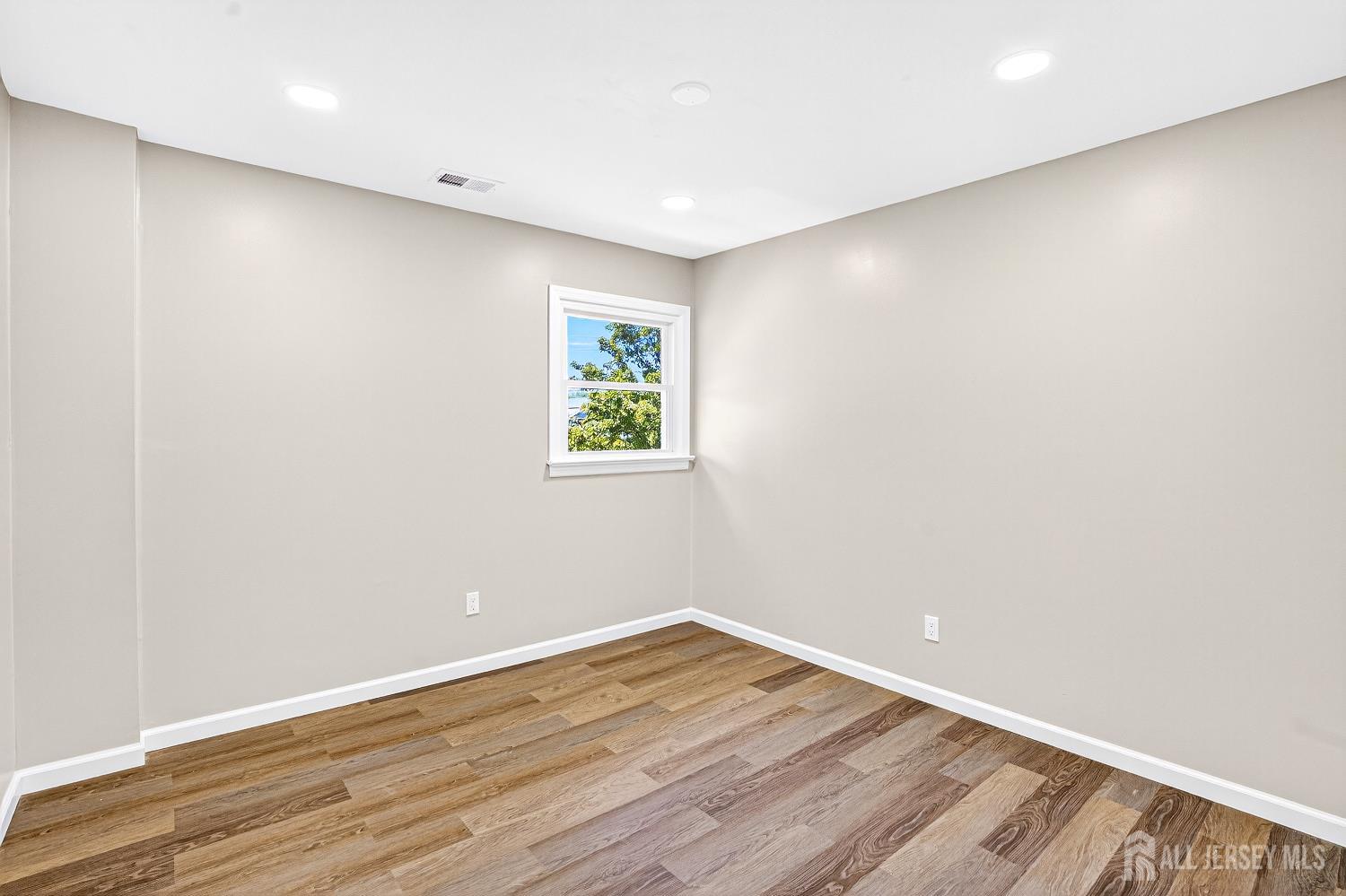 Jamesburg, New Jersey, 08831, United States, 4 Bedrooms Bedrooms, ,3 BathroomsBathrooms,Residential,For Sale,1916202