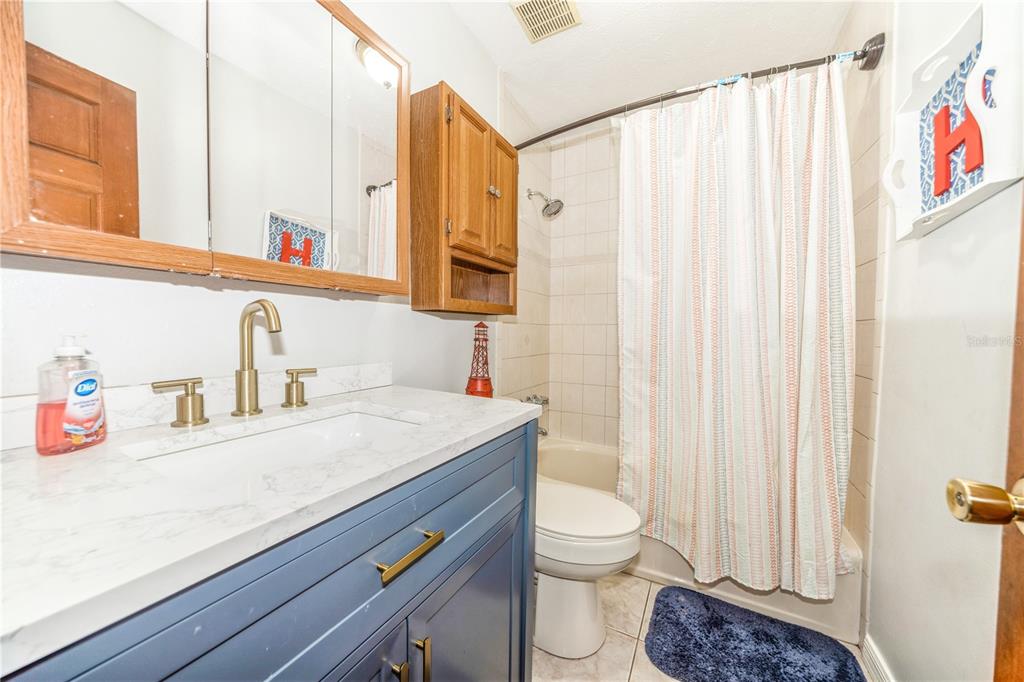 Dover, Florida, 33527, United States, 5 Bedrooms Bedrooms, ,3 BathroomsBathrooms,Residential,For Sale,1948421