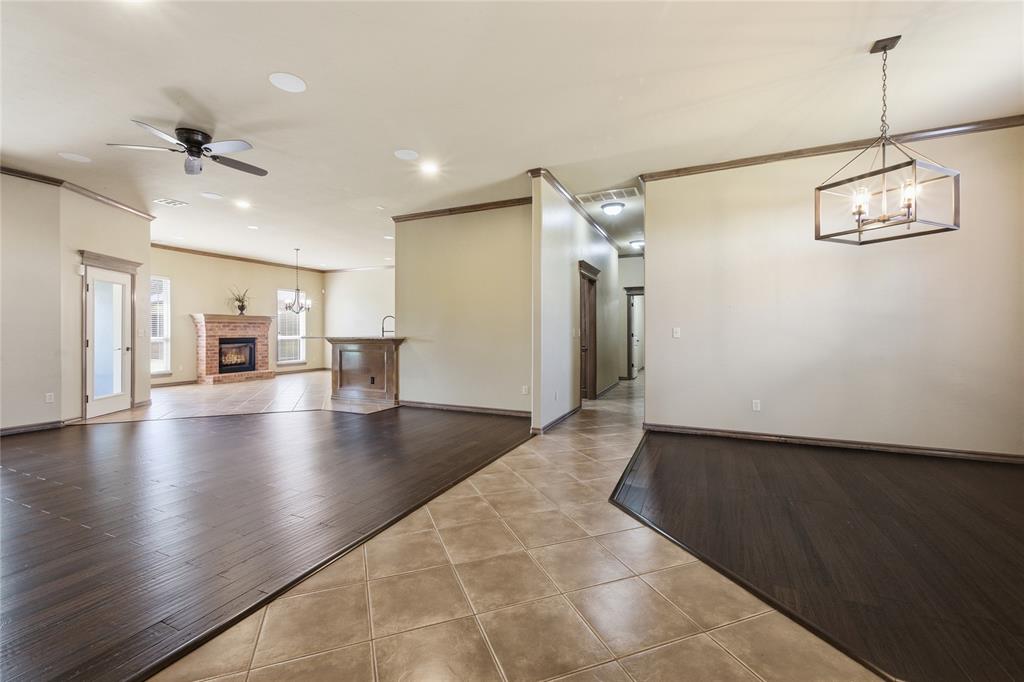Mustang, Oklahoma, 73064, United States, 4 Bedrooms Bedrooms, ,4 BathroomsBathrooms,Residential,For Sale,1966333