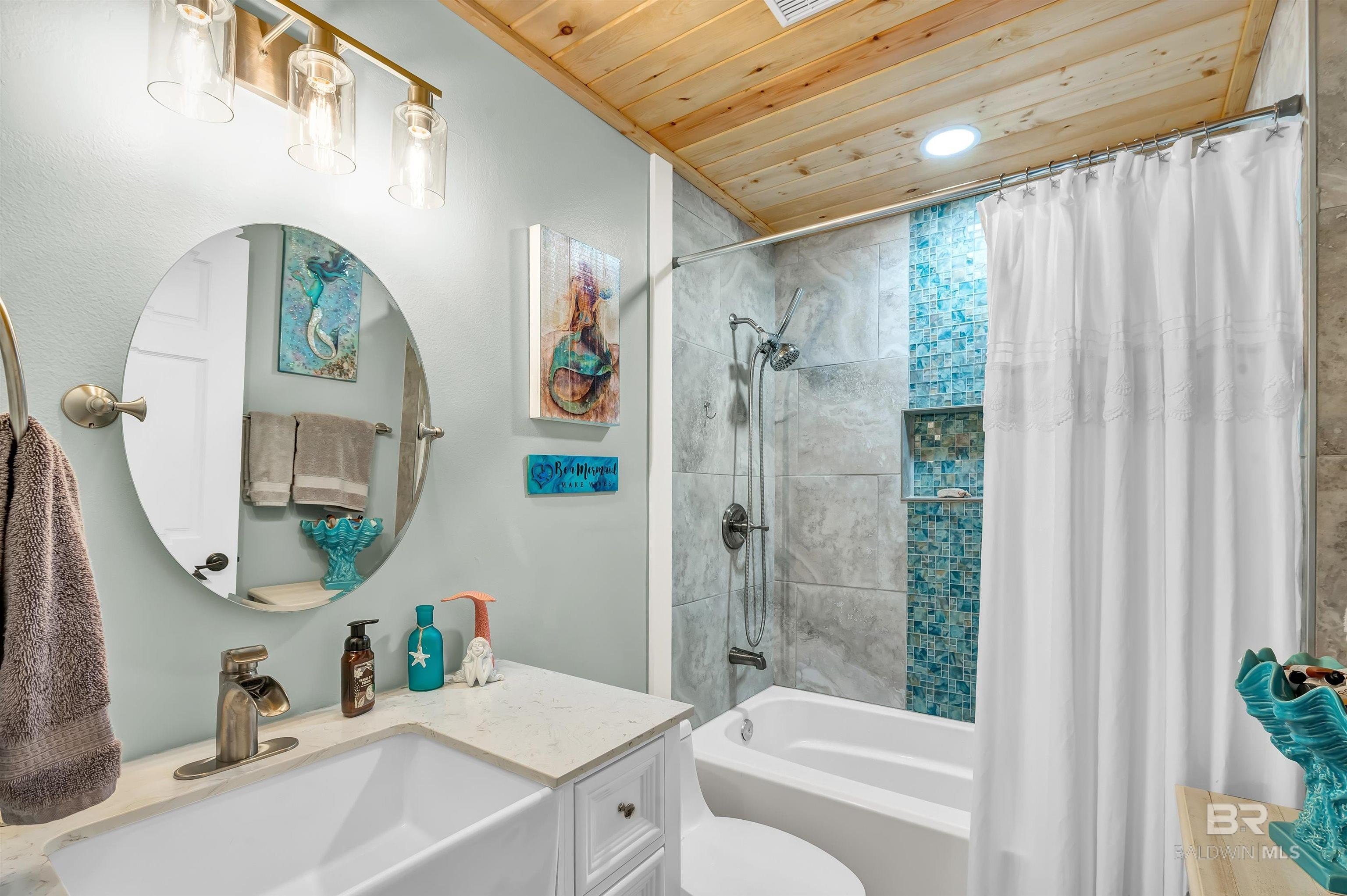 Gulf Shores, Alabama, 36542, United States, 4 Bedrooms Bedrooms, ,3 BathroomsBathrooms,Residential,For Sale,1979178