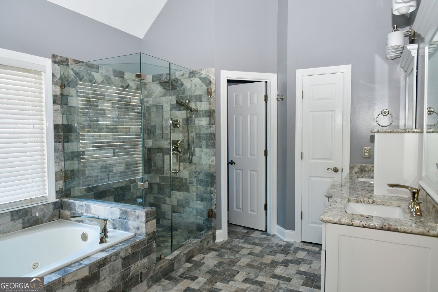 Hoschton, Georgia, 30548, United States, 5 Bedrooms Bedrooms, ,4 BathroomsBathrooms,Residential,For Sale,1992517