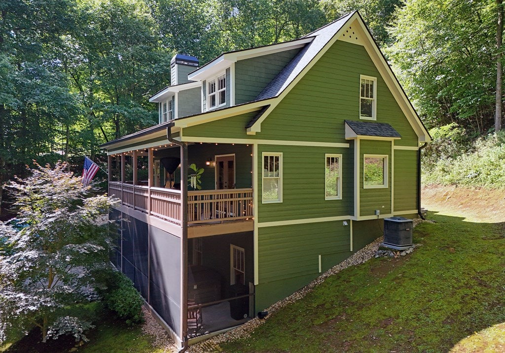Hiawassee, Georgia, 30546, United States, 3 Bedrooms Bedrooms, ,4 BathroomsBathrooms,Residential,For Sale,1877027