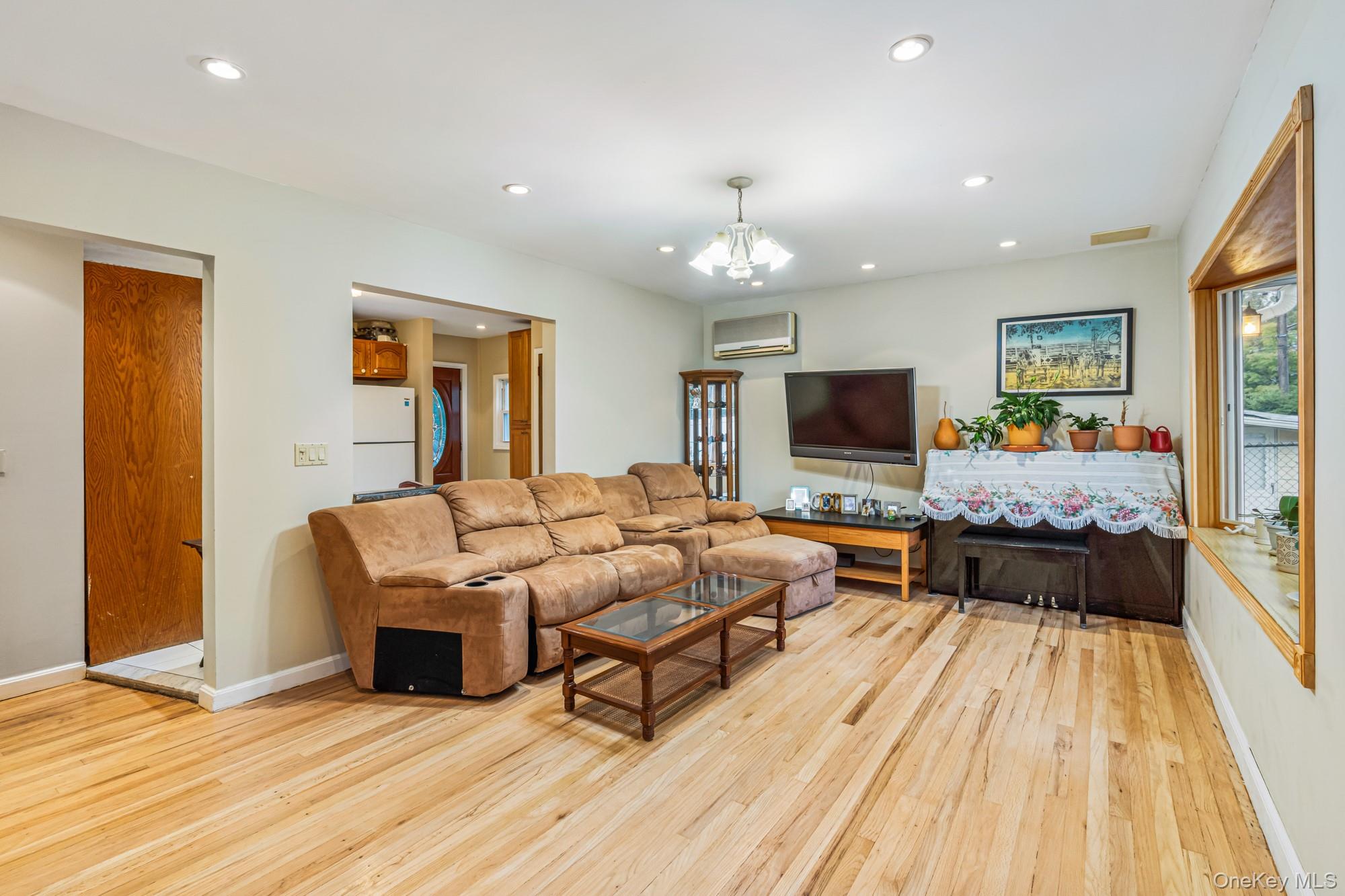  27-22 Bayside Lane, Flushing, NY, 11358 - 物件實景