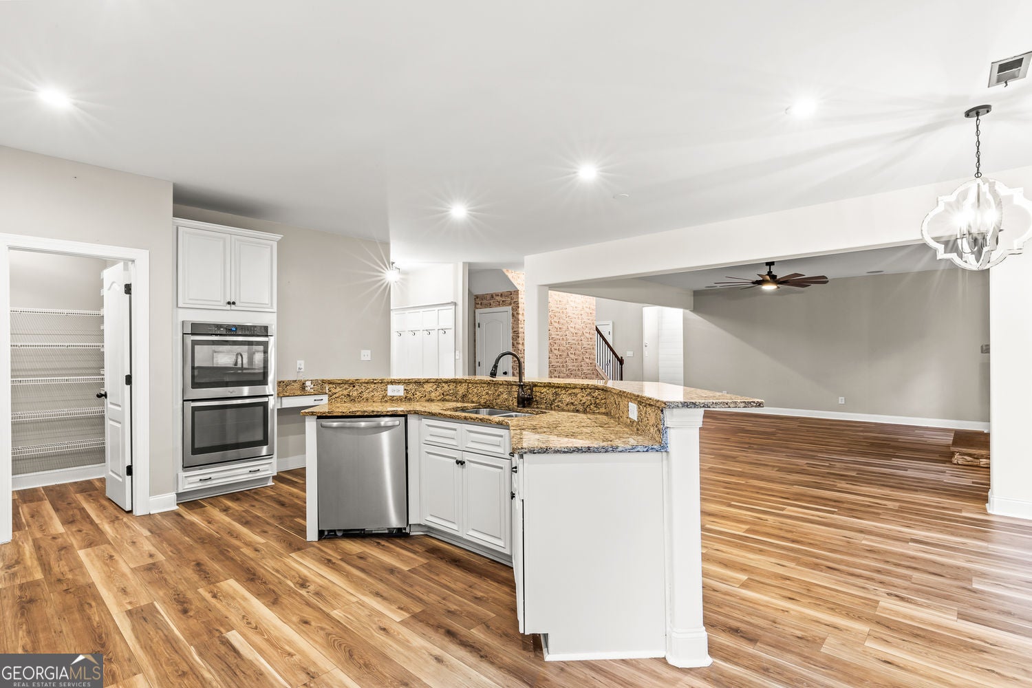 Senoia, Georgia, 30276, United States, 5 Bedrooms Bedrooms, ,4 BathroomsBathrooms,Residential,For Sale,1877866