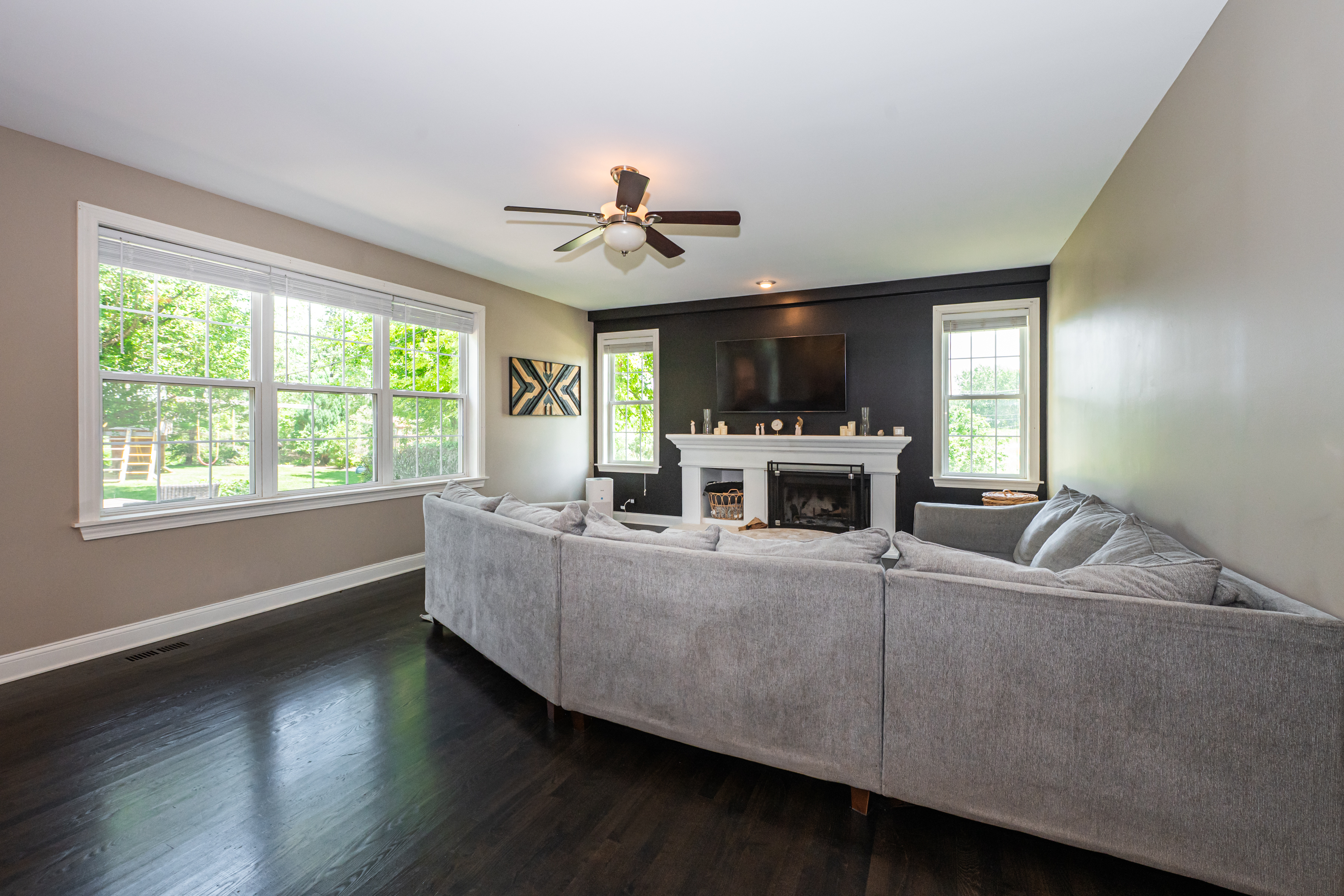  Exceptional Craftsmanship, Timeless Elegance, and Luxurious Living Throughout - 物件實景
