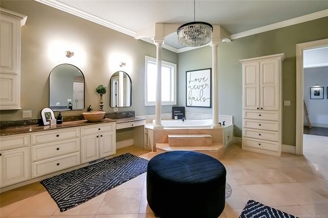 Tahlequah, Oklahoma, 74464, United States, 5 Bedrooms Bedrooms, ,5 BathroomsBathrooms,Residential,For Sale,1982771