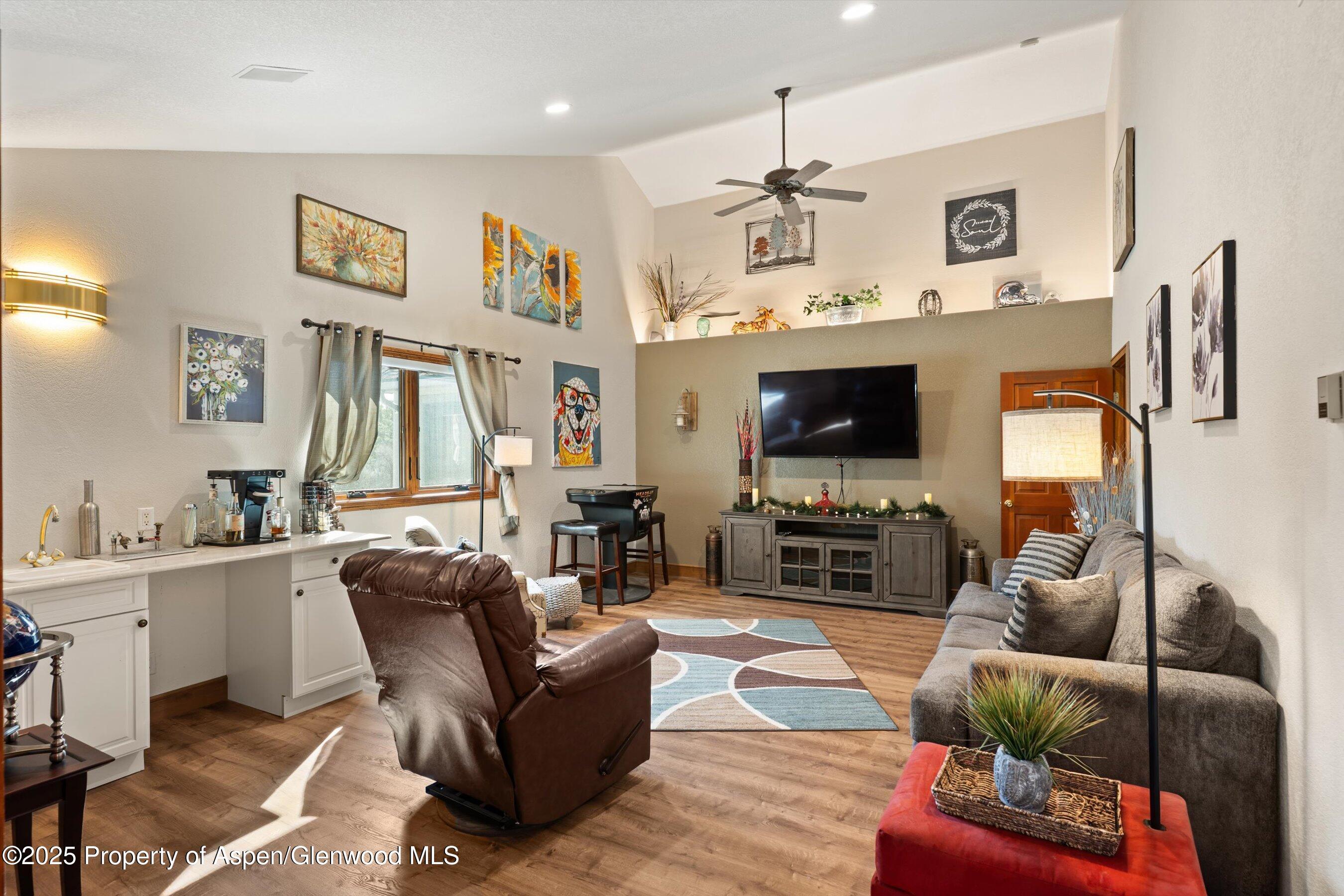 Glenwood Springs, Colorado, 81601, United States, 4 Bedrooms Bedrooms, ,5 BathroomsBathrooms,Residential,For Sale,1804908