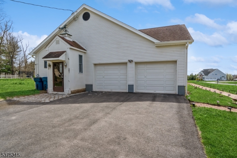 Raritan Twp., New Jersey, 08822, United States, 5 Bedrooms Bedrooms, ,3 BathroomsBathrooms,Residential,For Sale,1908572