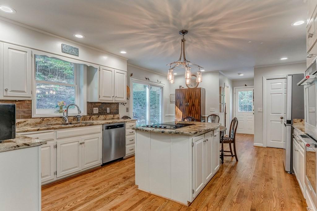 DALTON, Georgia, 30720, United States, 4 Bedrooms Bedrooms, ,4 BathroomsBathrooms,Residential,For Sale,1989438