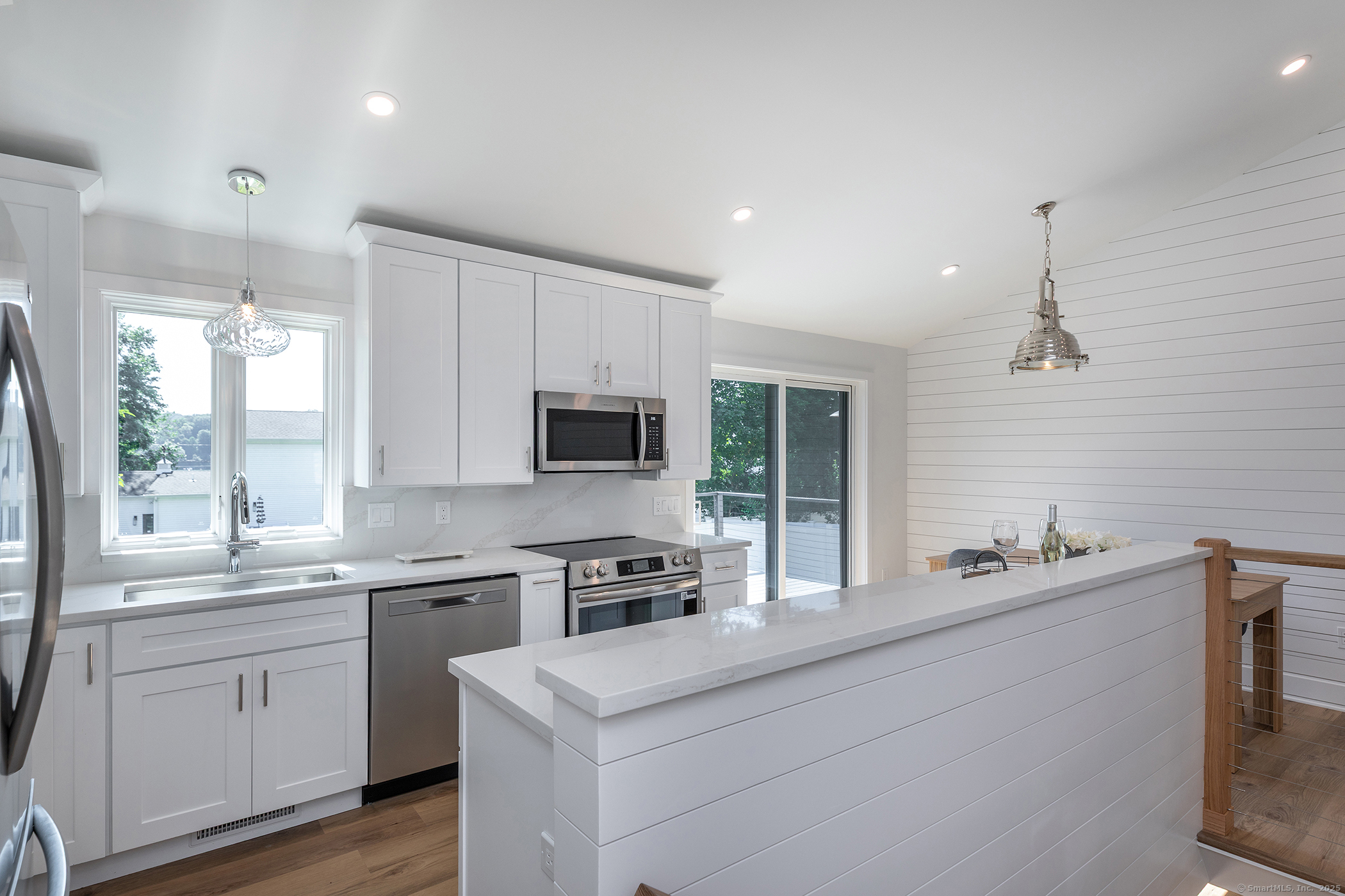 Brookfield, Connecticut, 06804, United States, 3 Bedrooms Bedrooms, ,2 BathroomsBathrooms,Residential,For Sale,1911070