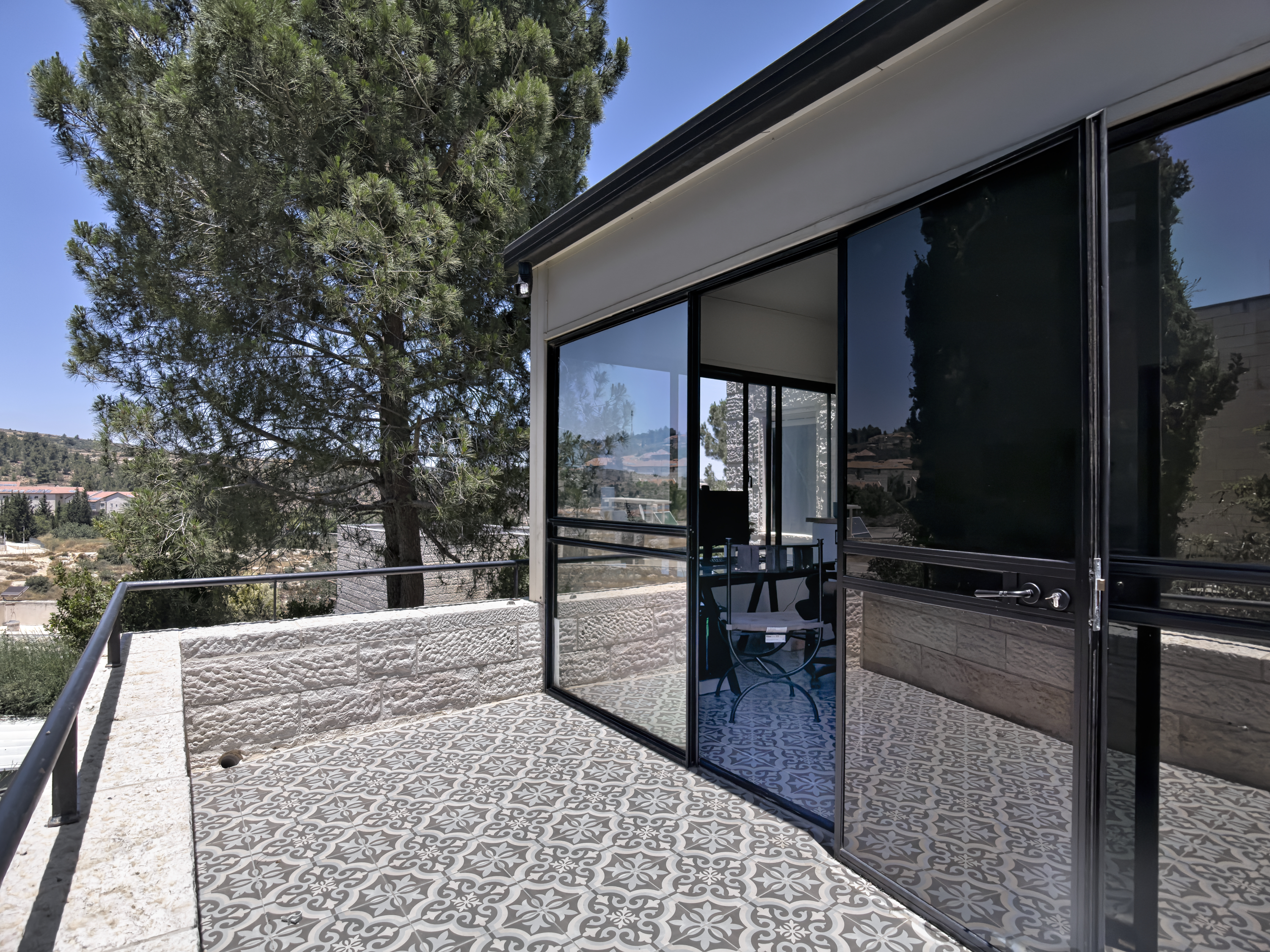  Elegant Private Home Surrounded by Lush Gardens in the Heart of Mevaseret Zion - 物件實景