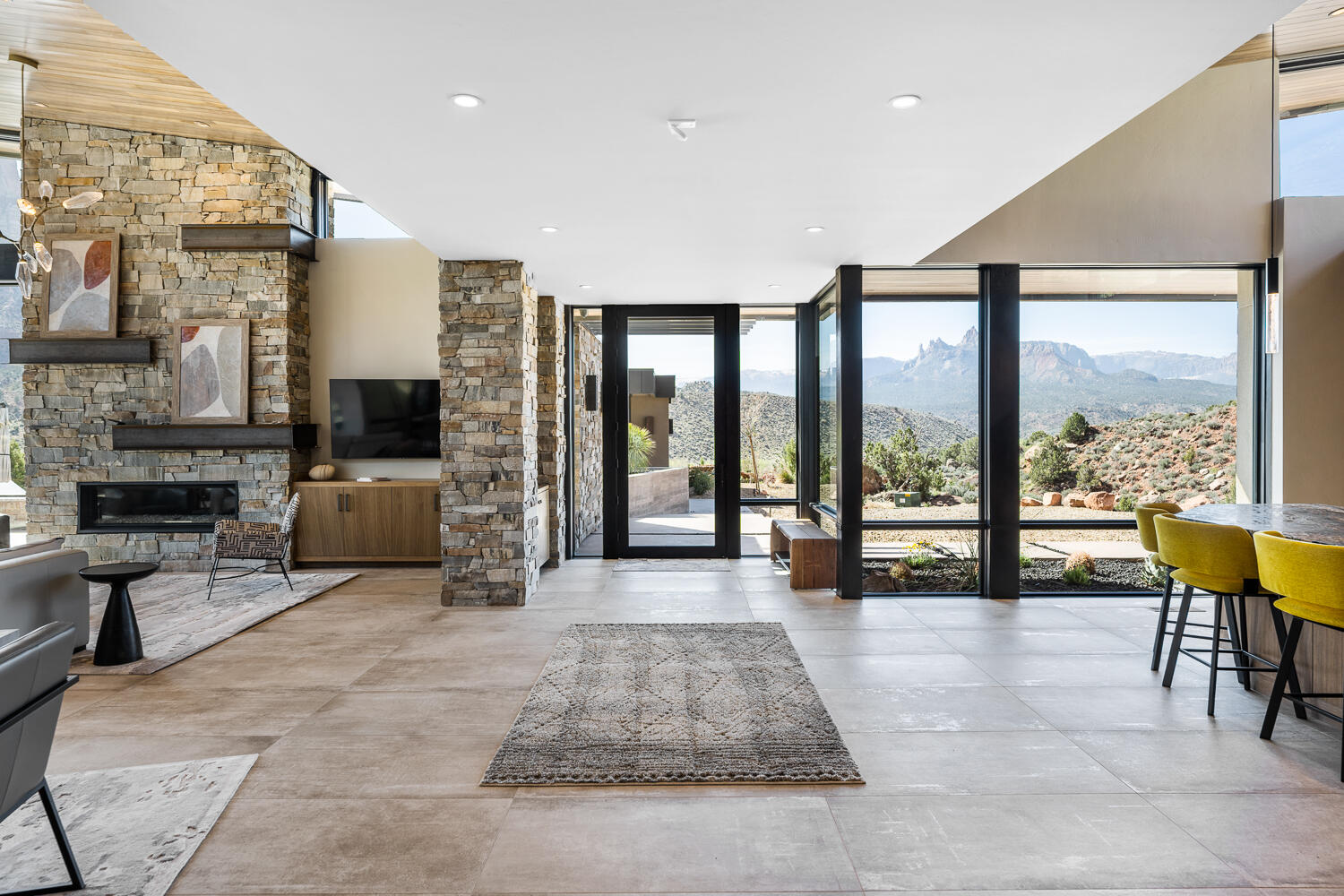 Springdale, Utah, 84767, United States, 4 Bedrooms Bedrooms, ,Residential,For Sale,1991496