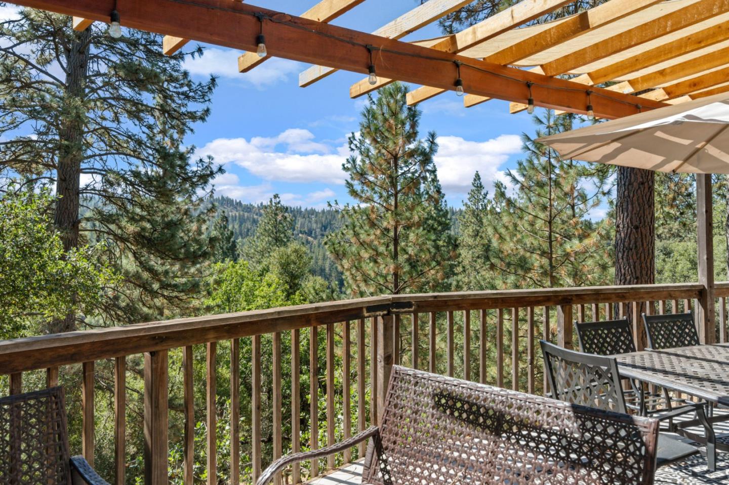 Groveland, California, 95321, United States, 2 Bedrooms Bedrooms, ,3 BathroomsBathrooms,Residential,For Sale,1962373