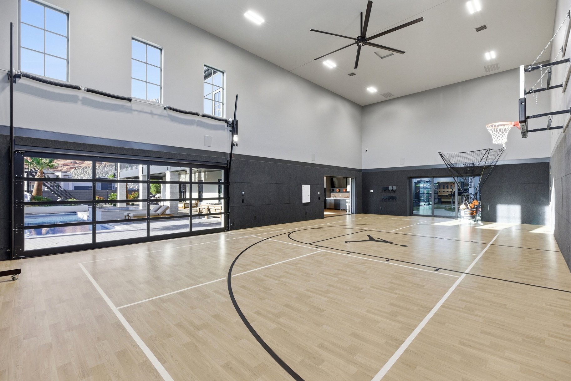  Indian Knolls Sports Court Stunner - 物件實景