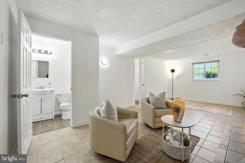 Woodbridge, Virginia, 22191, United States, 3 Bedrooms Bedrooms, ,3 BathroomsBathrooms,Residential,For Sale,1908245
