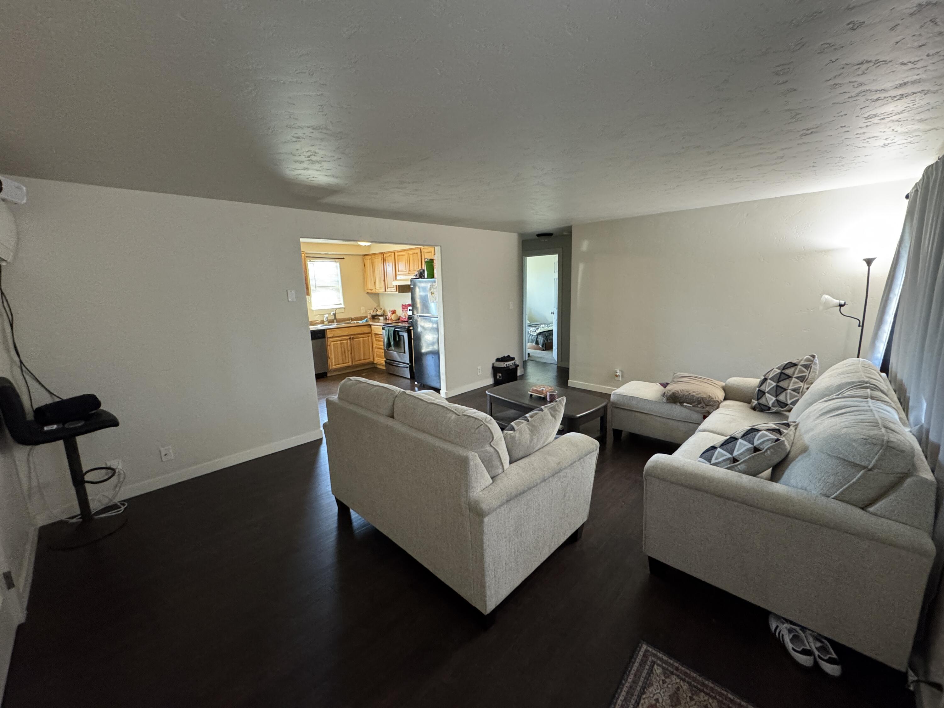 Redmond, Oregon, 97756, United States, ,Residential,For Sale,1937822