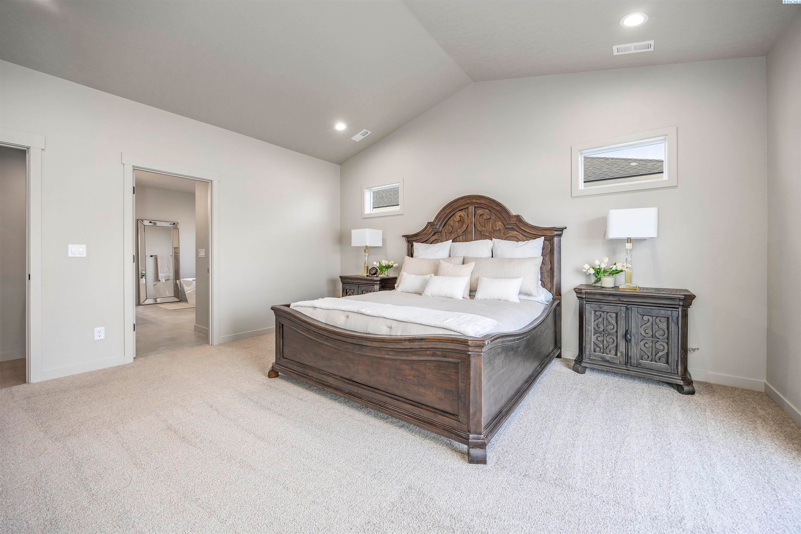 Richland, Washington, 99352, United States, 4 Bedrooms Bedrooms, ,3 BathroomsBathrooms,Residential,For Sale,1980389