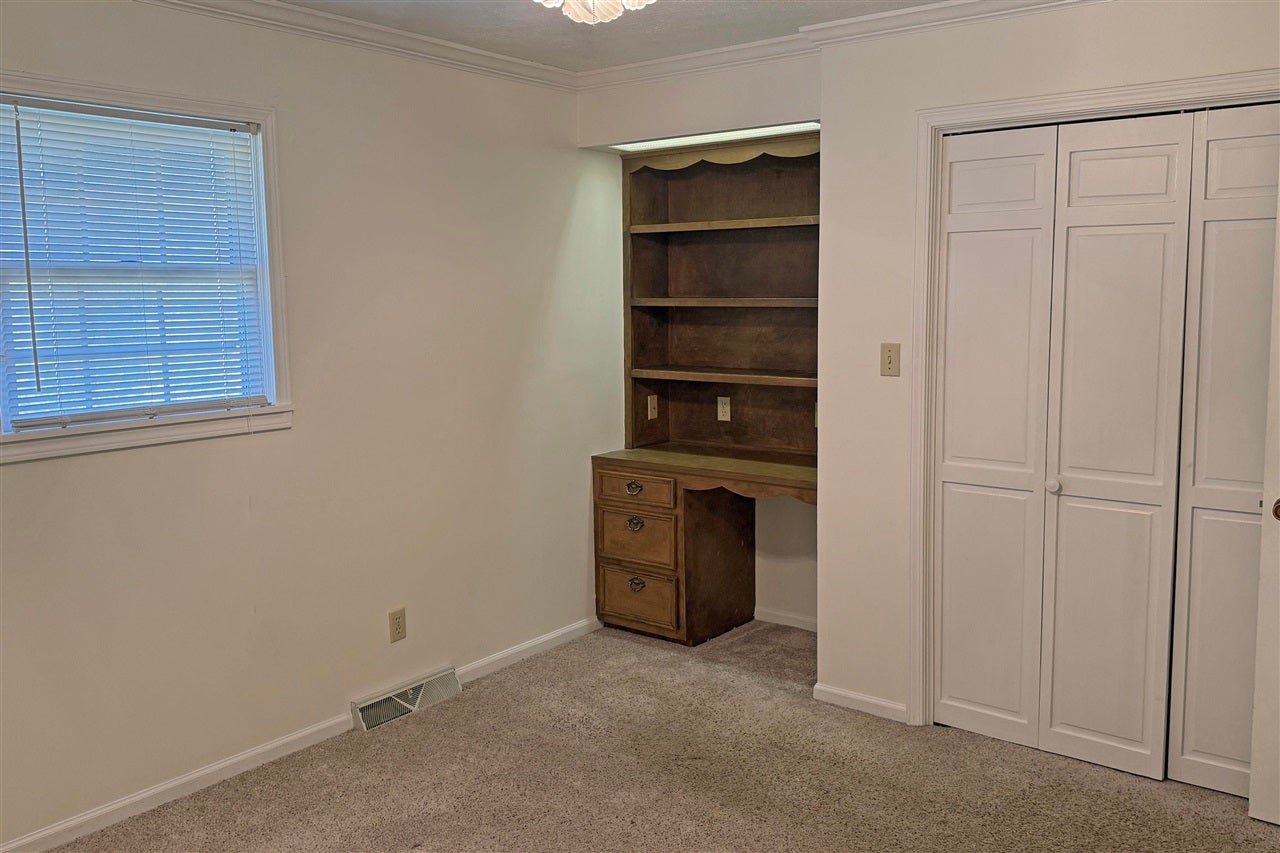 Scottsville, Kentucky, 42164, United States, 4 Bedrooms Bedrooms, ,3 BathroomsBathrooms,Residential,For Sale,1995978