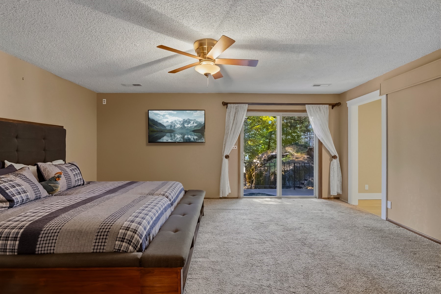  1023 N Crestline Dr - 物件實景