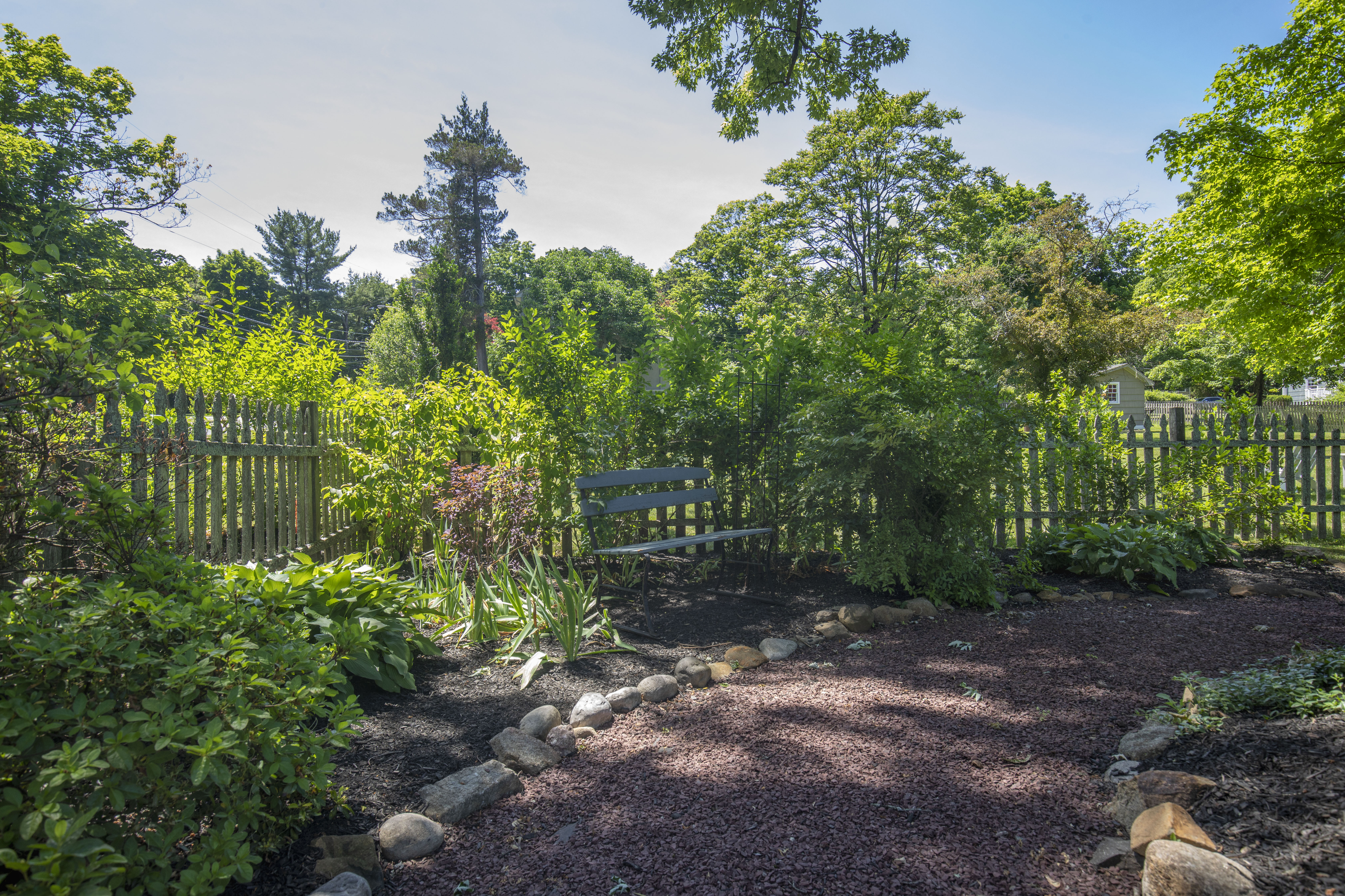 Charming Cape Cod Reflects Extraordinary Pride of Ownership - 物件實景