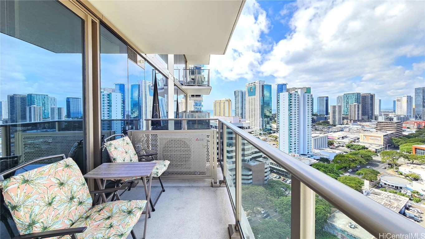Honolulu, Hawaii, 96814, United States, 2 Bedrooms Bedrooms, ,2 BathroomsBathrooms,Residential,For Sale,1699927