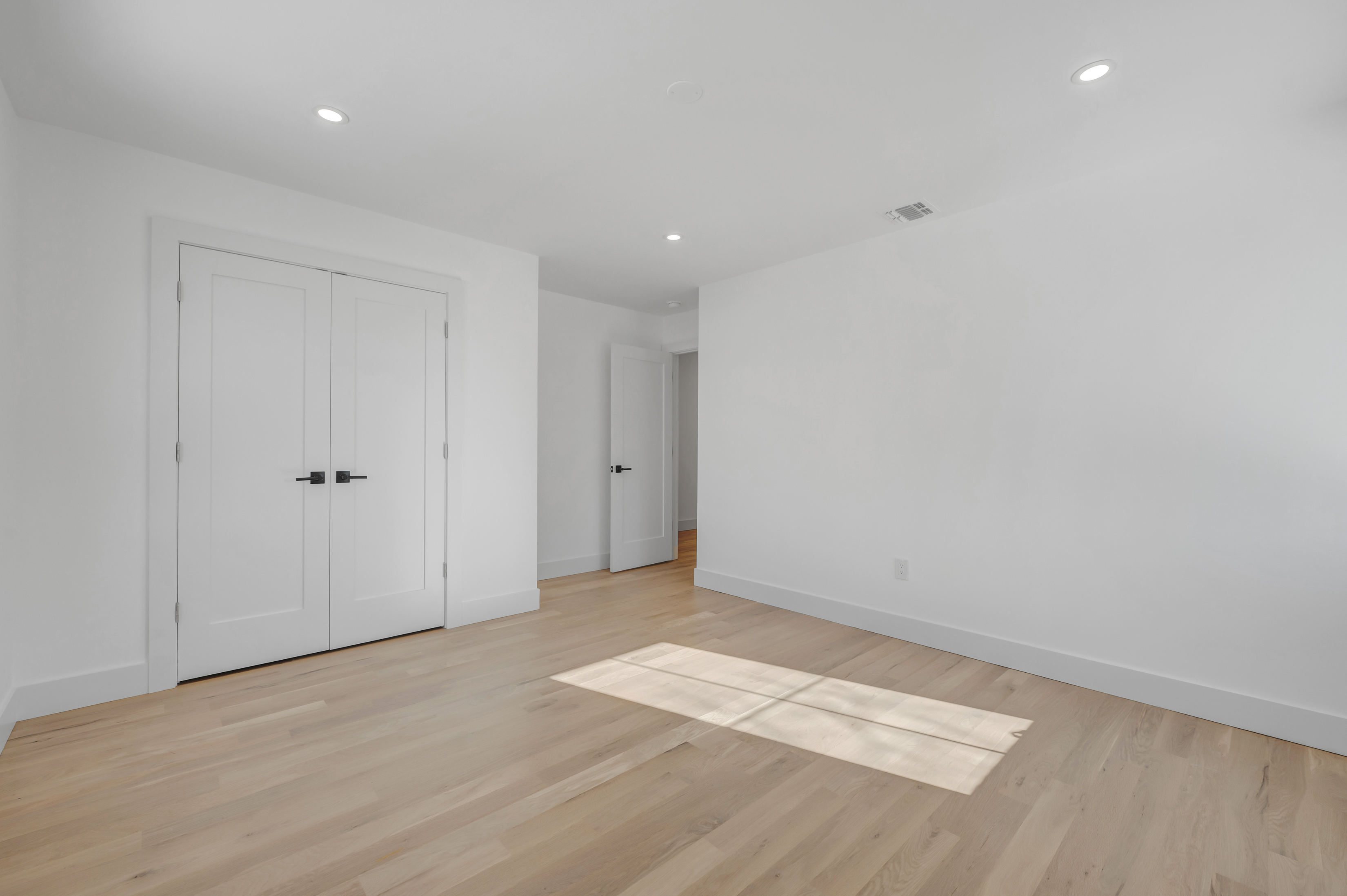 38 Pond Lane, Levittown, NY, 11756 - 物件實景
