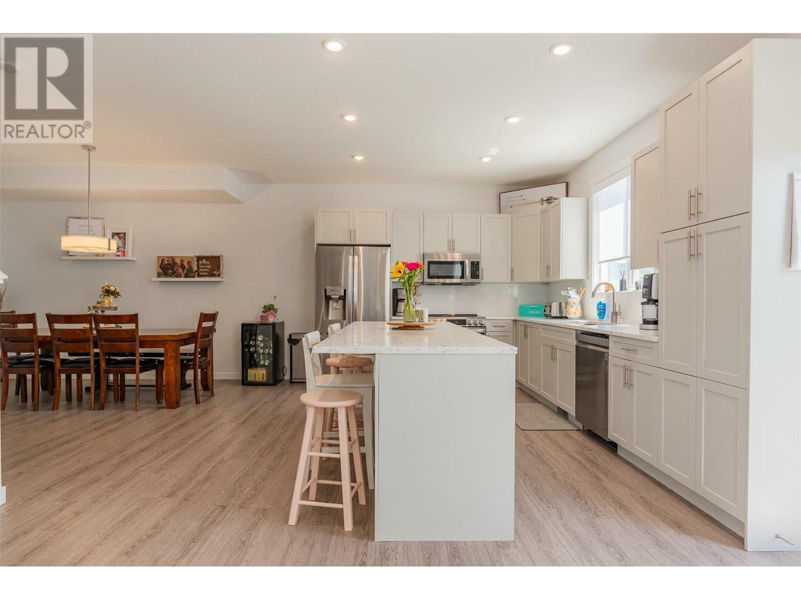 CASTLEGAR, British Columbia, V1N 4X8, CA, 6 Bedrooms Bedrooms, ,3 BathroomsBathrooms,Residential,For Sale,1883021