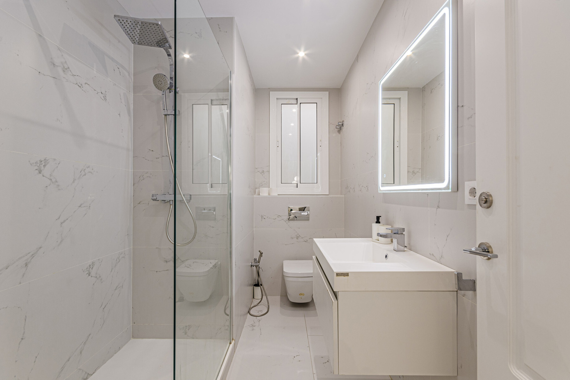  Renovated Apartment on a Pedestrian Street in the Heart of the City - 物件實景