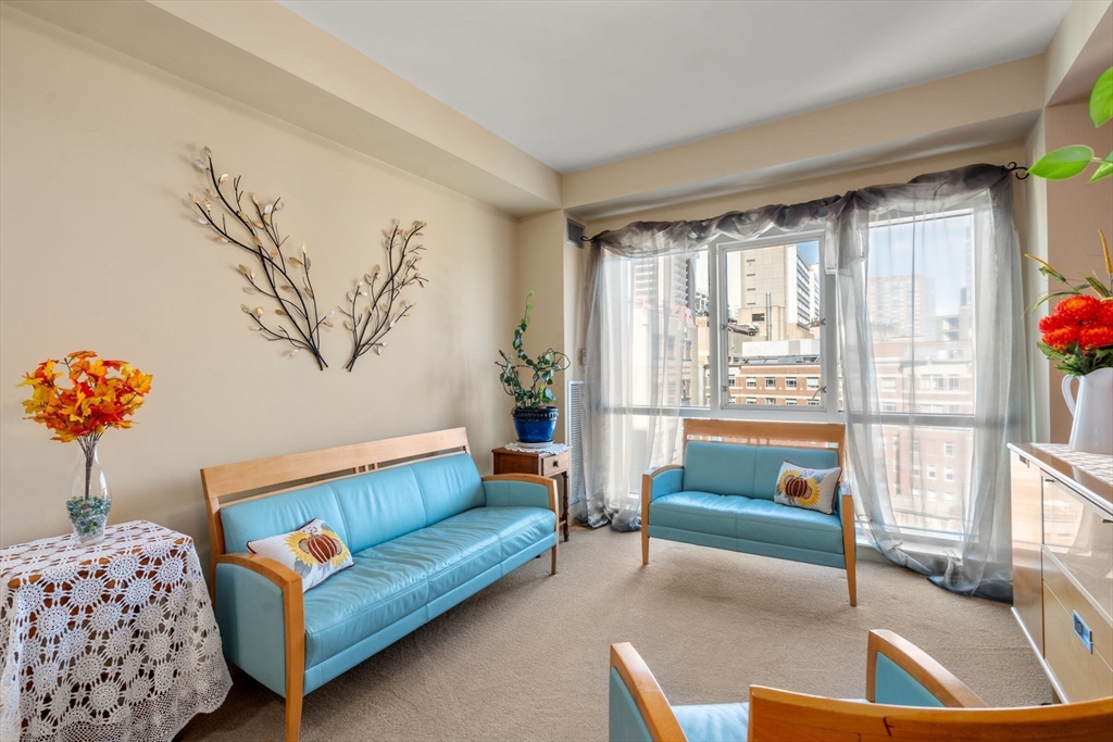 Boston, Massachusetts, 02111, United States, 2 Bedrooms Bedrooms, ,2 BathroomsBathrooms,Residential,For Sale,1956818