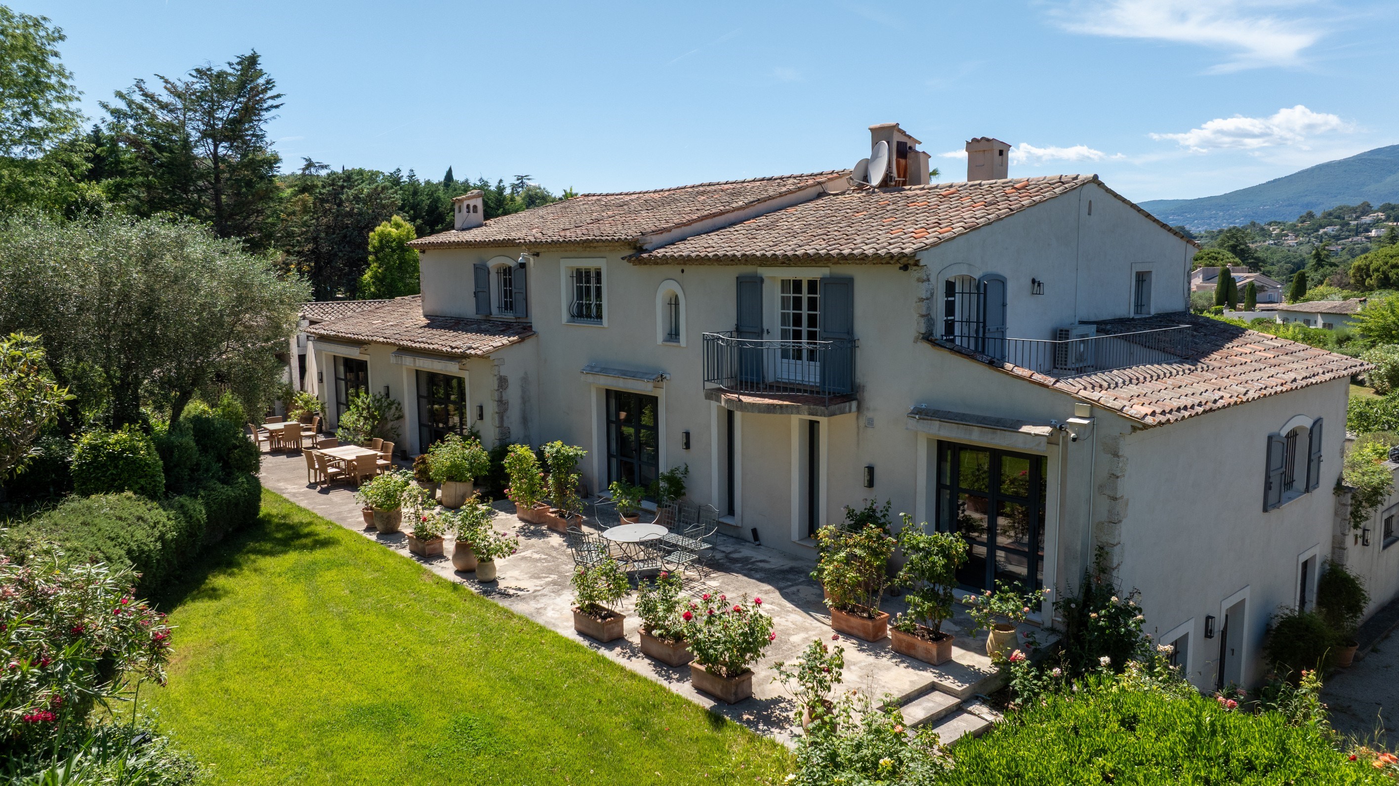  Luxury estate near Valbonne village with pool and guest house - 物件實景