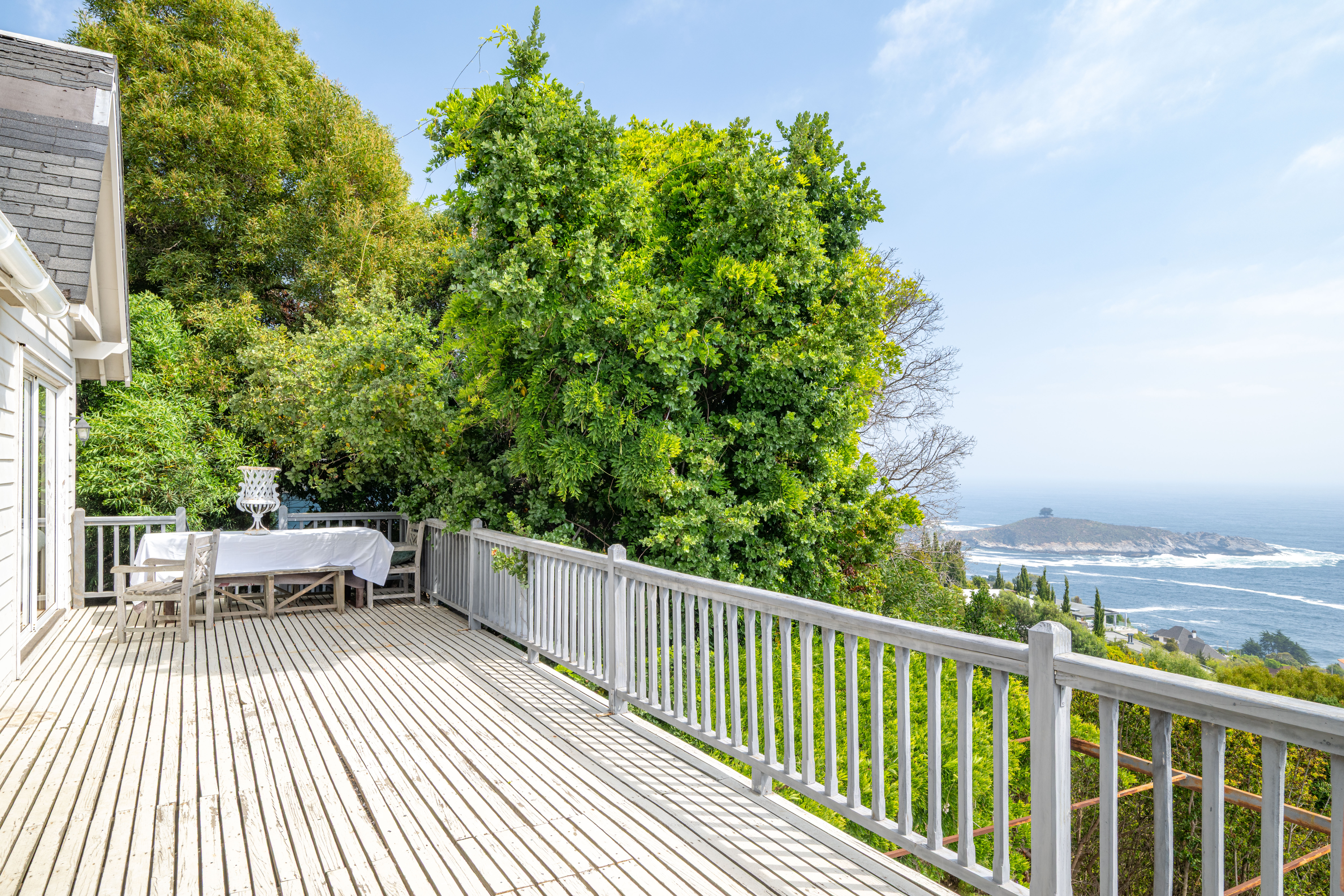  Georgian-style home in El Boldo gated community with ocean views - 物件實景