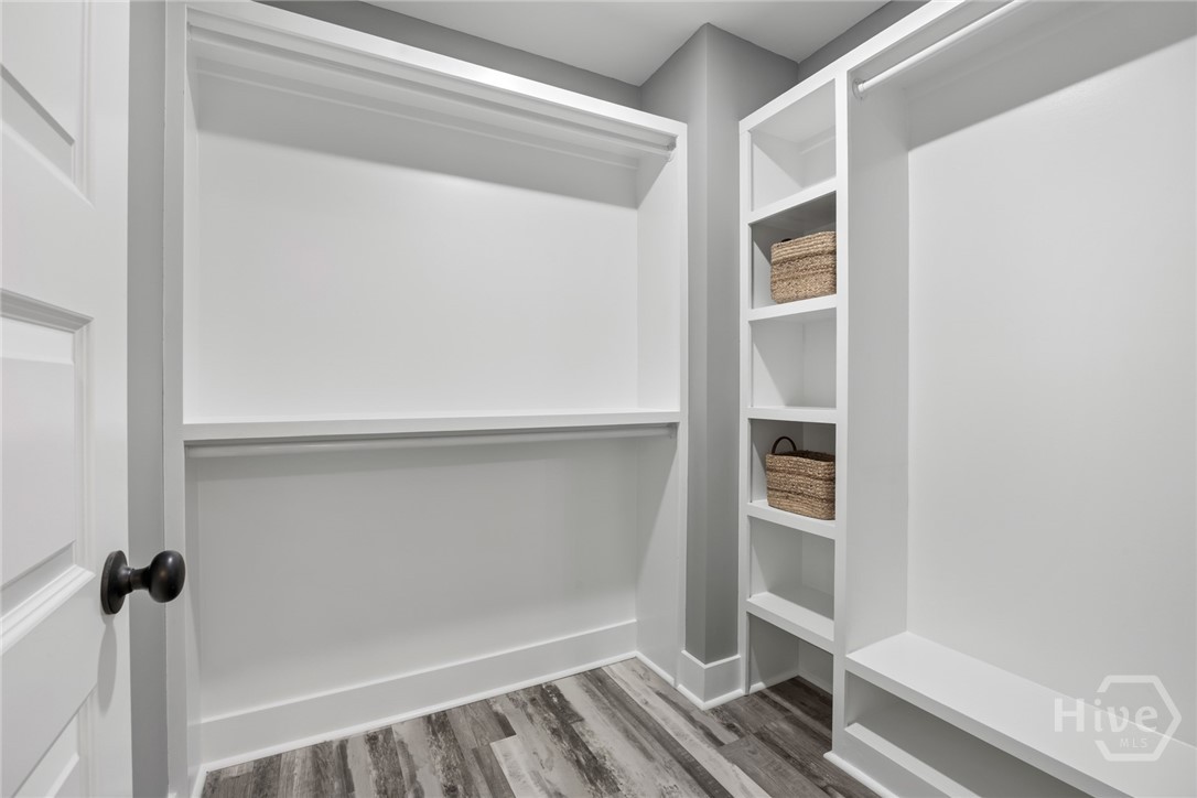 Savannah, Georgia, 31401, United States, 4 Bedrooms Bedrooms, ,3 BathroomsBathrooms,Residential,For Sale,1898819